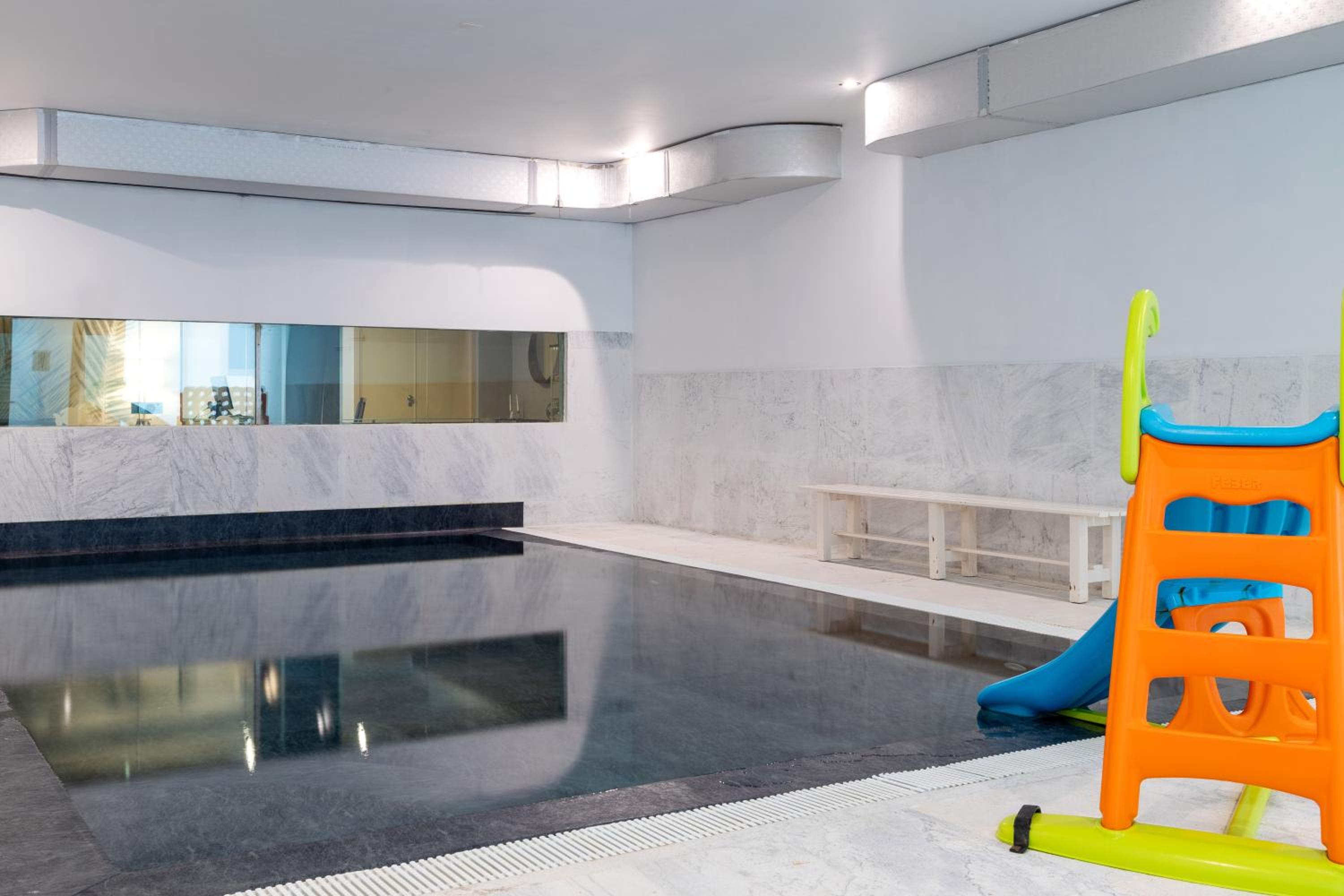 Family Room with Spa access photo 3