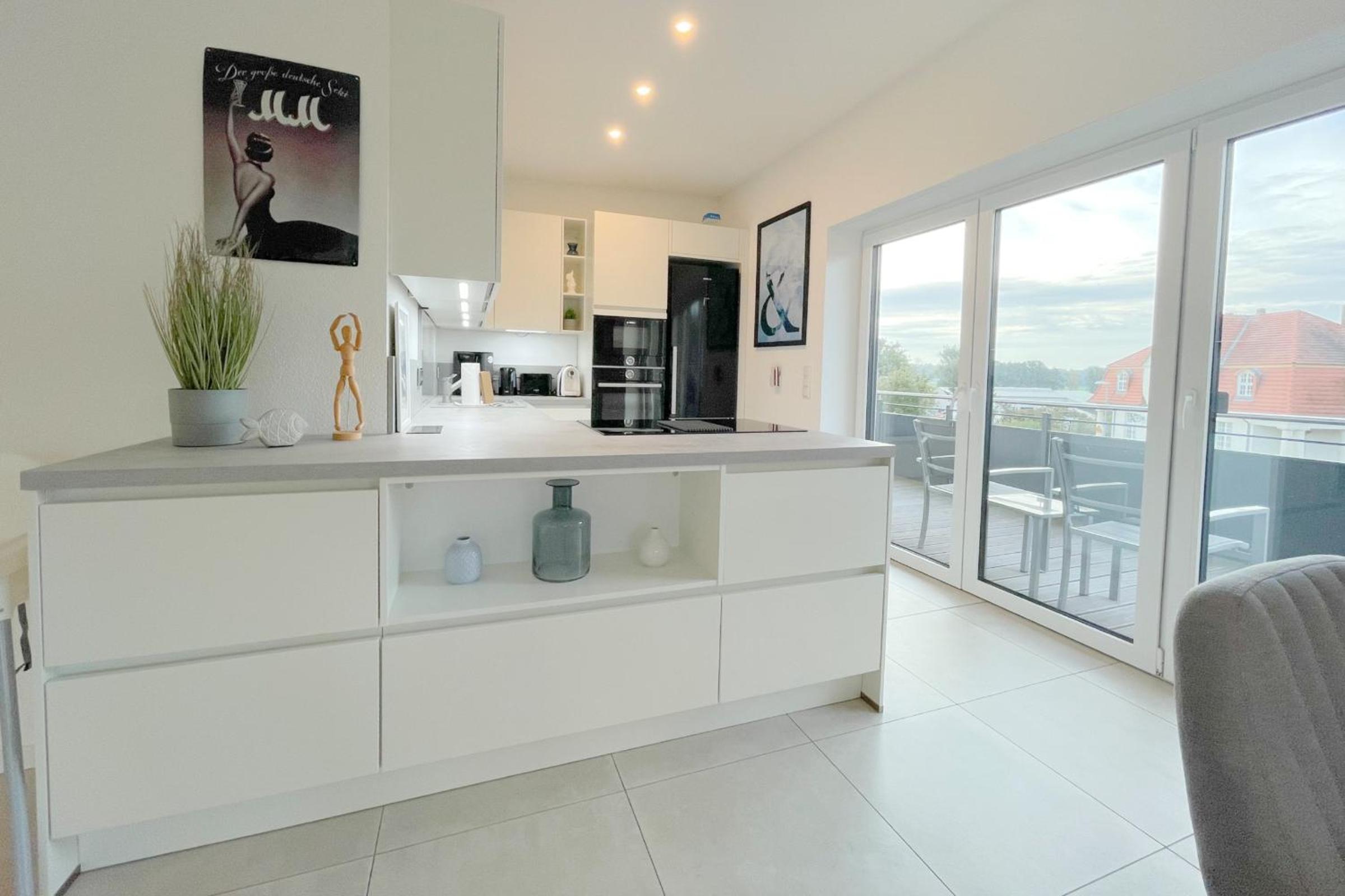 Apartment with Balcony photo 3