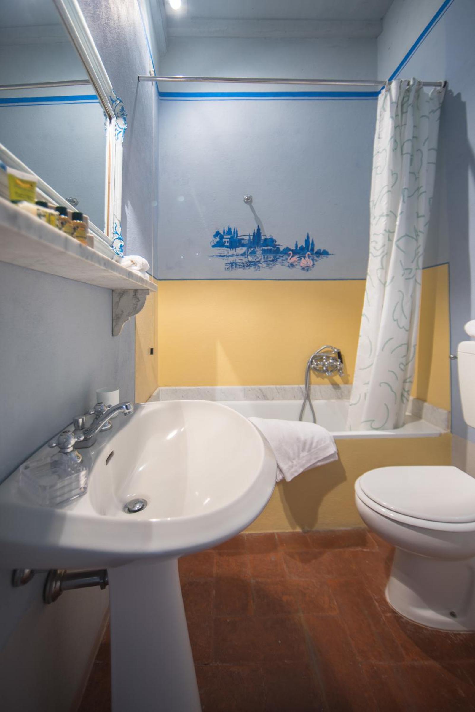 Superior Two-Bedroom Apartment (6 Adults) photo 2