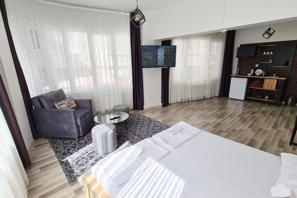Studio Apartment
