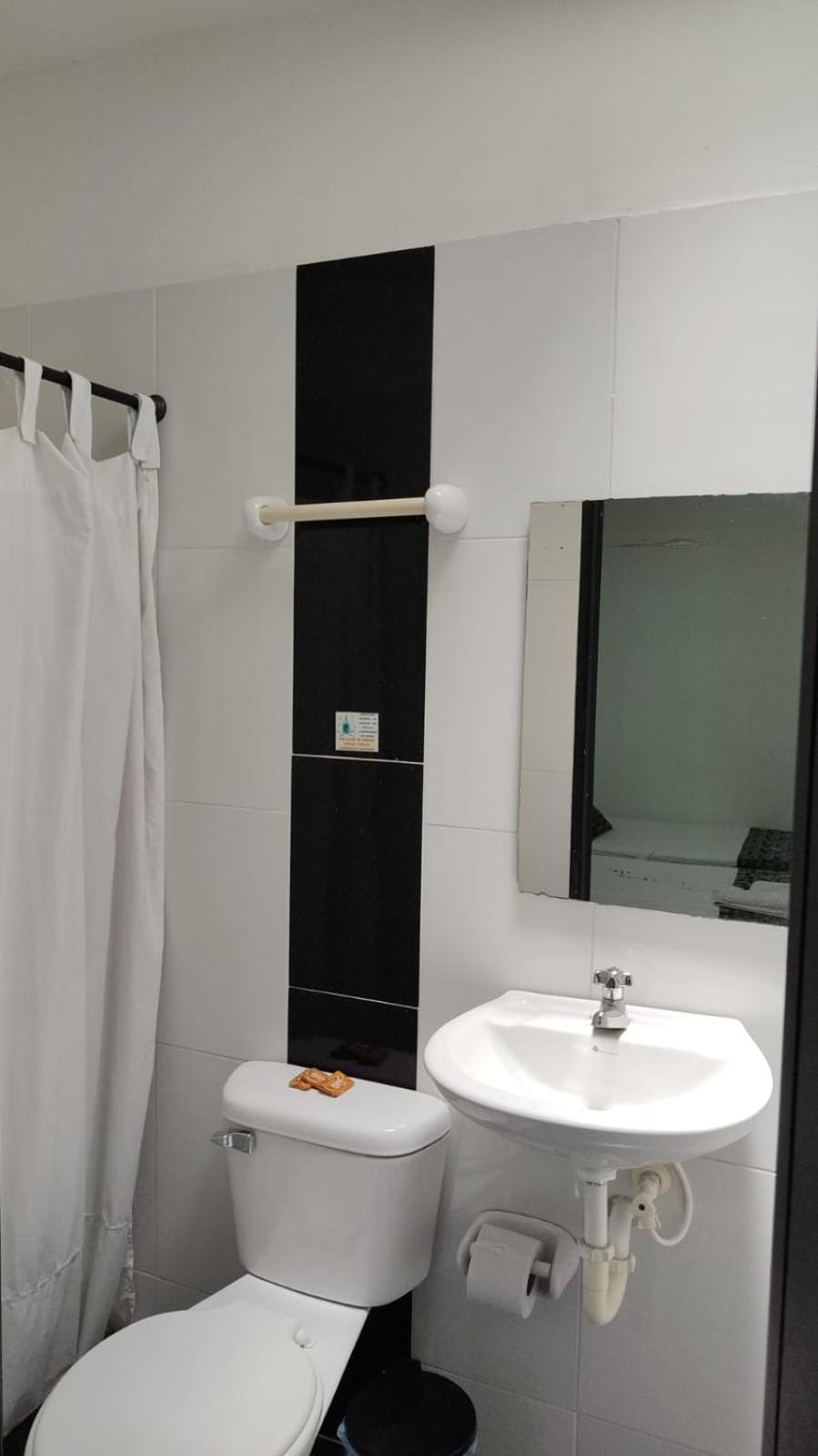 Quadruple Room with Private Bathroom photo 1
