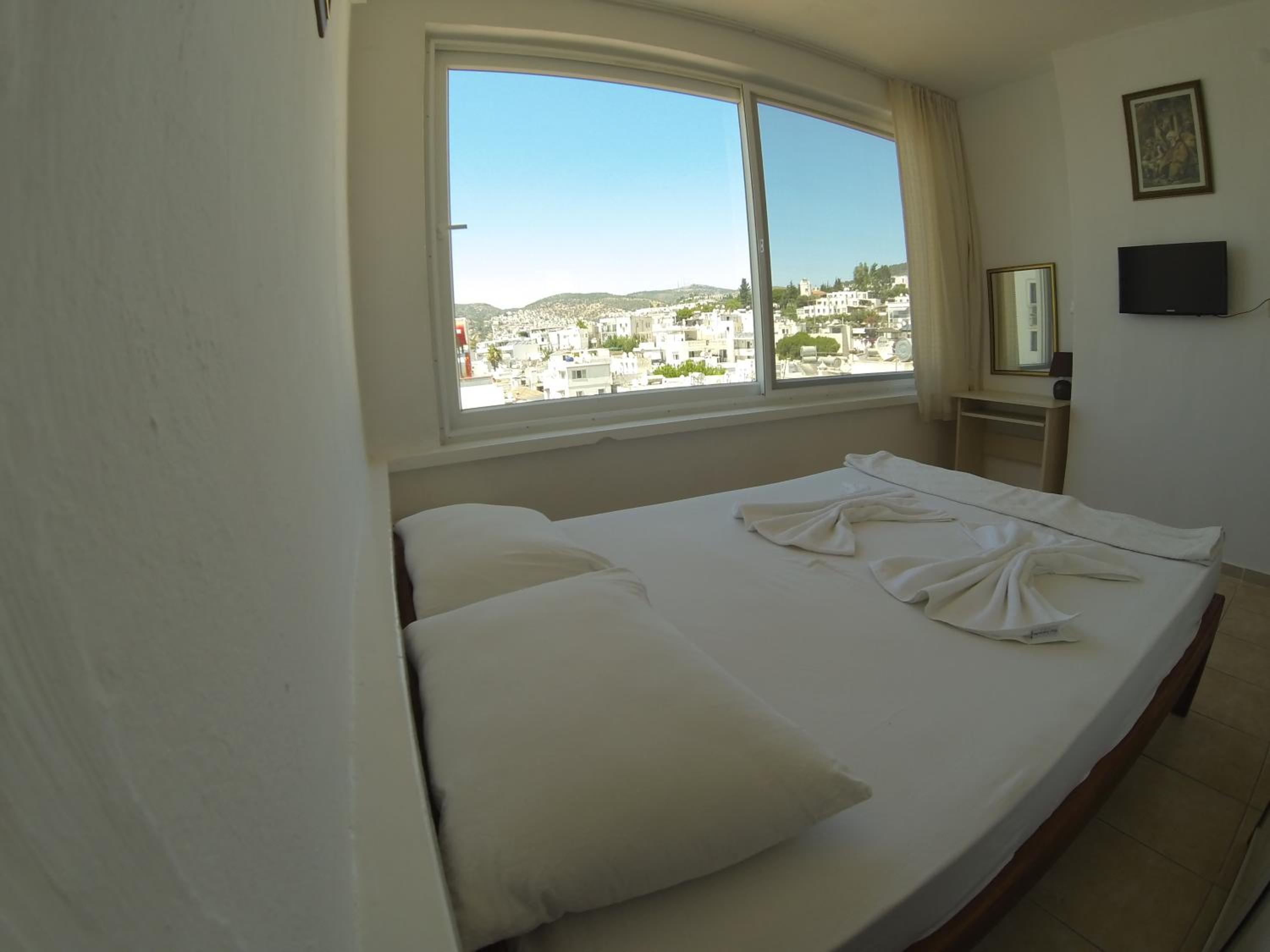 Double Room with Sea View - Photo 1