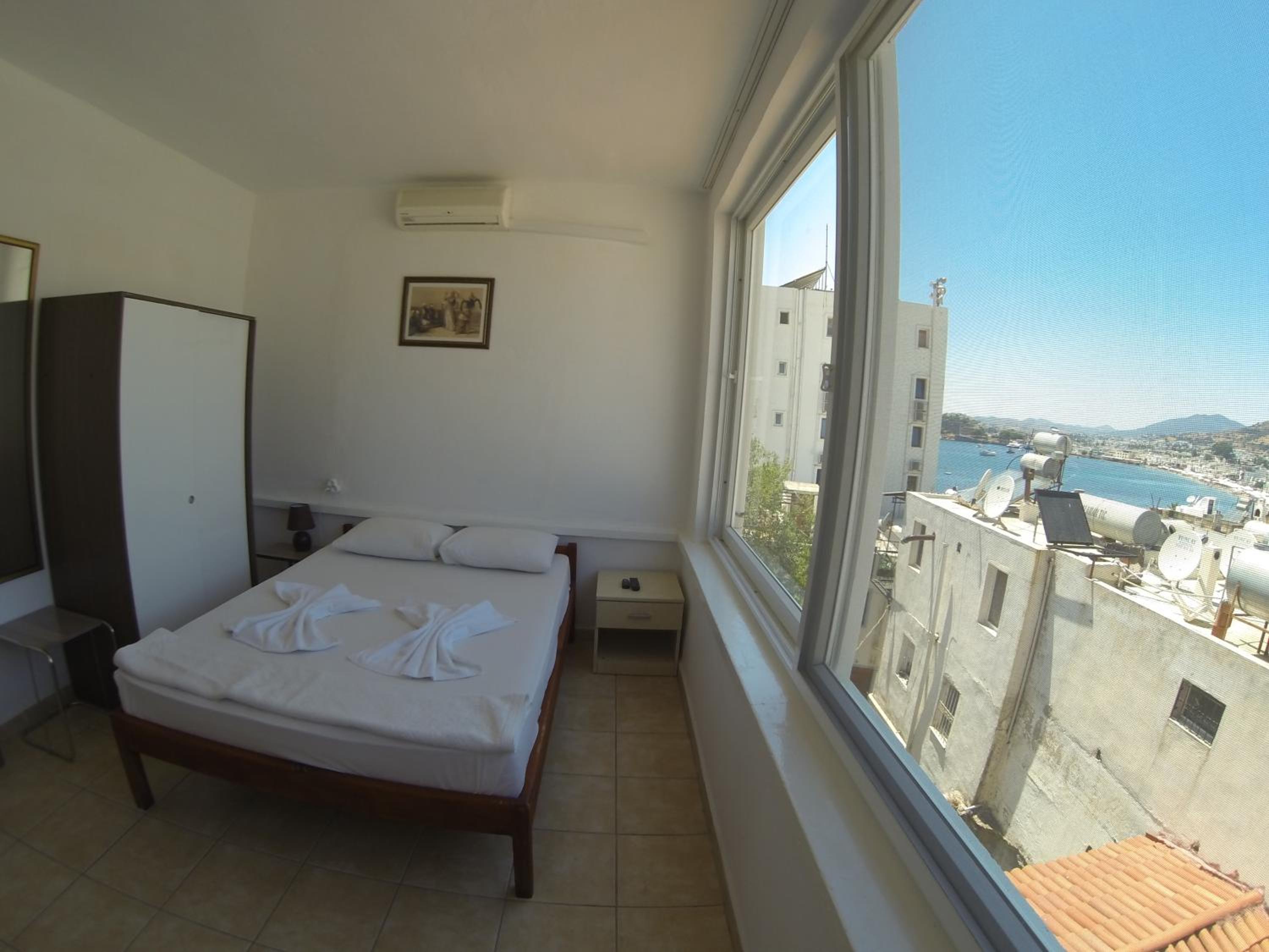 Double Room with Sea View - Photo 18