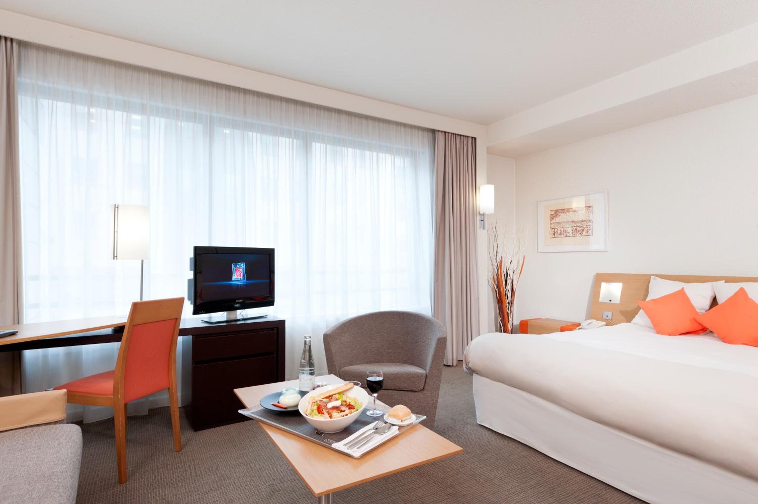 Classic Double Room with Sofa Bed - Photo 7