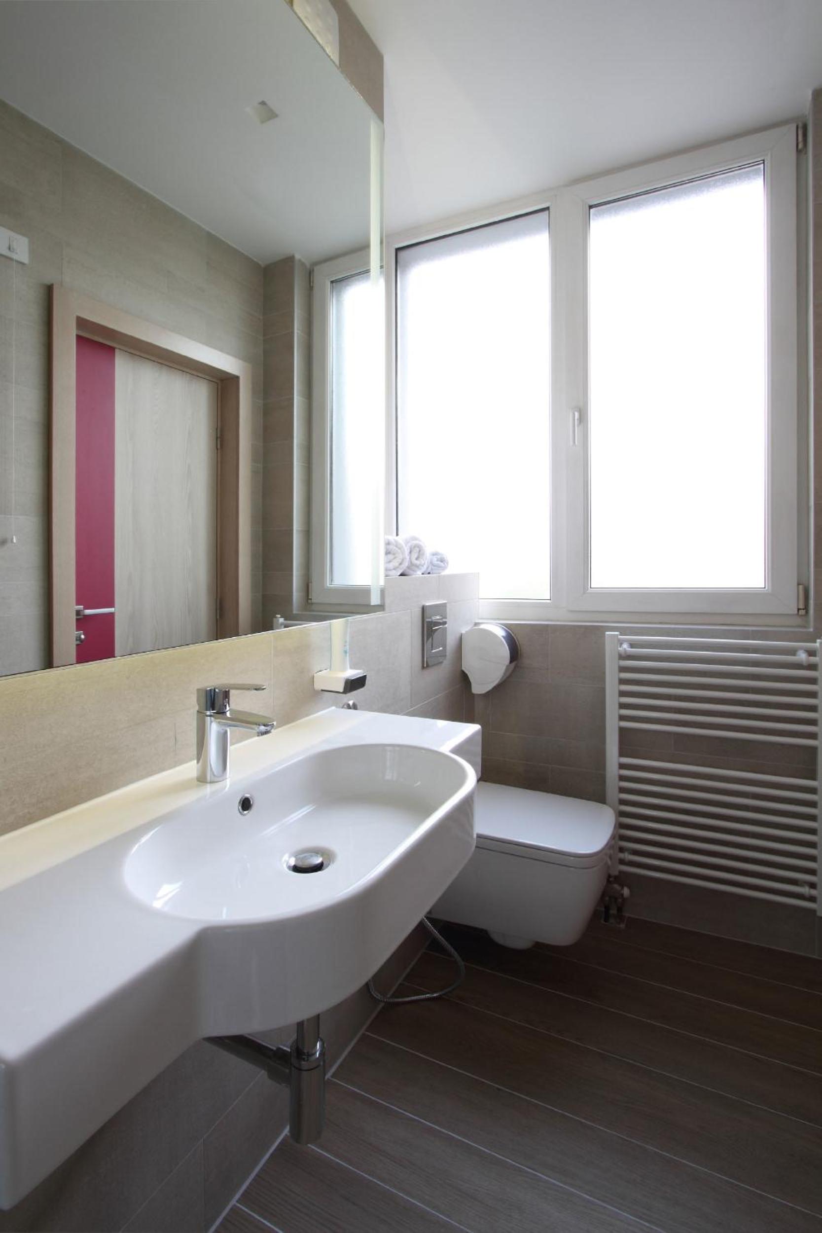 Single Room photo 2
