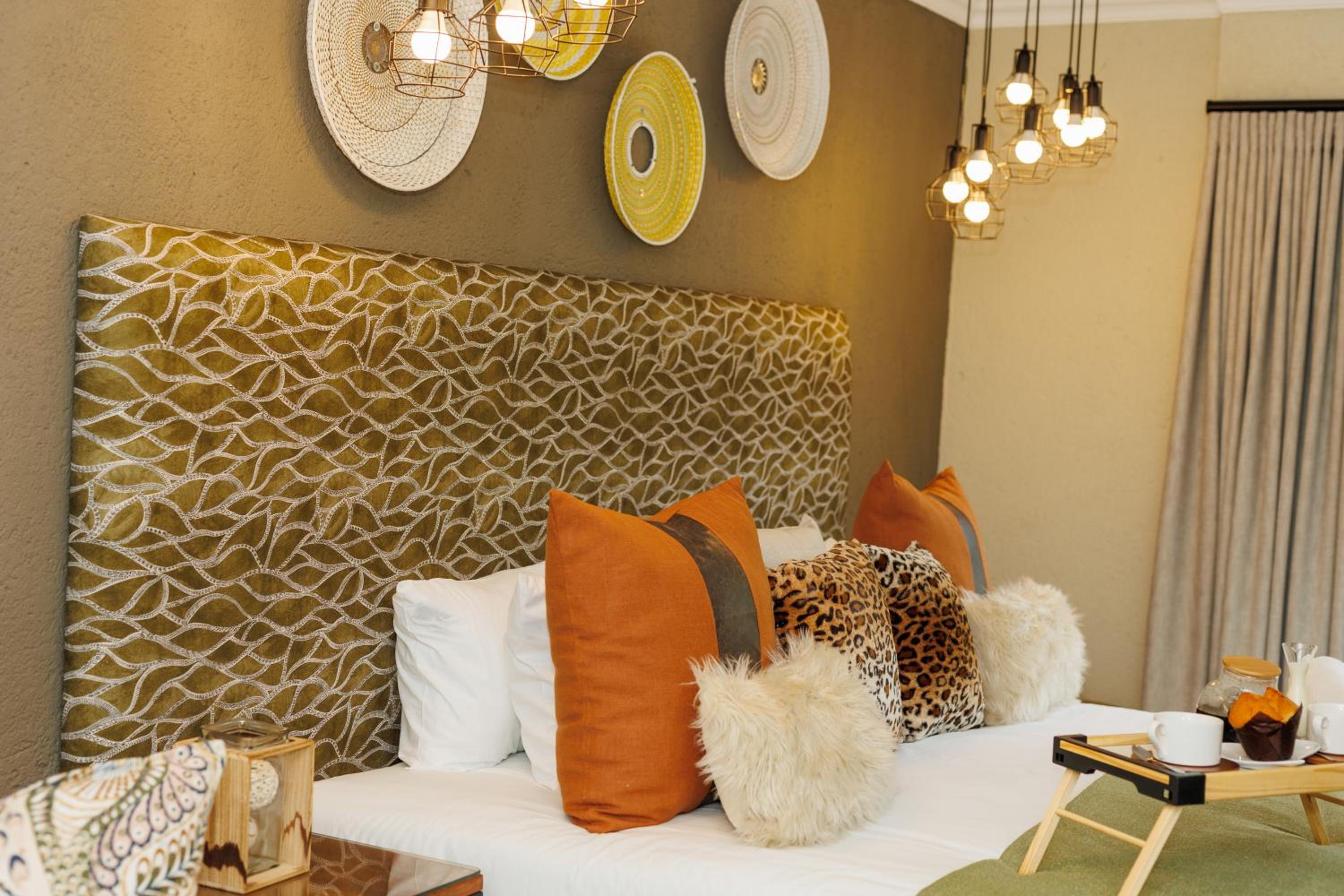 Superior King Room - Photo 11