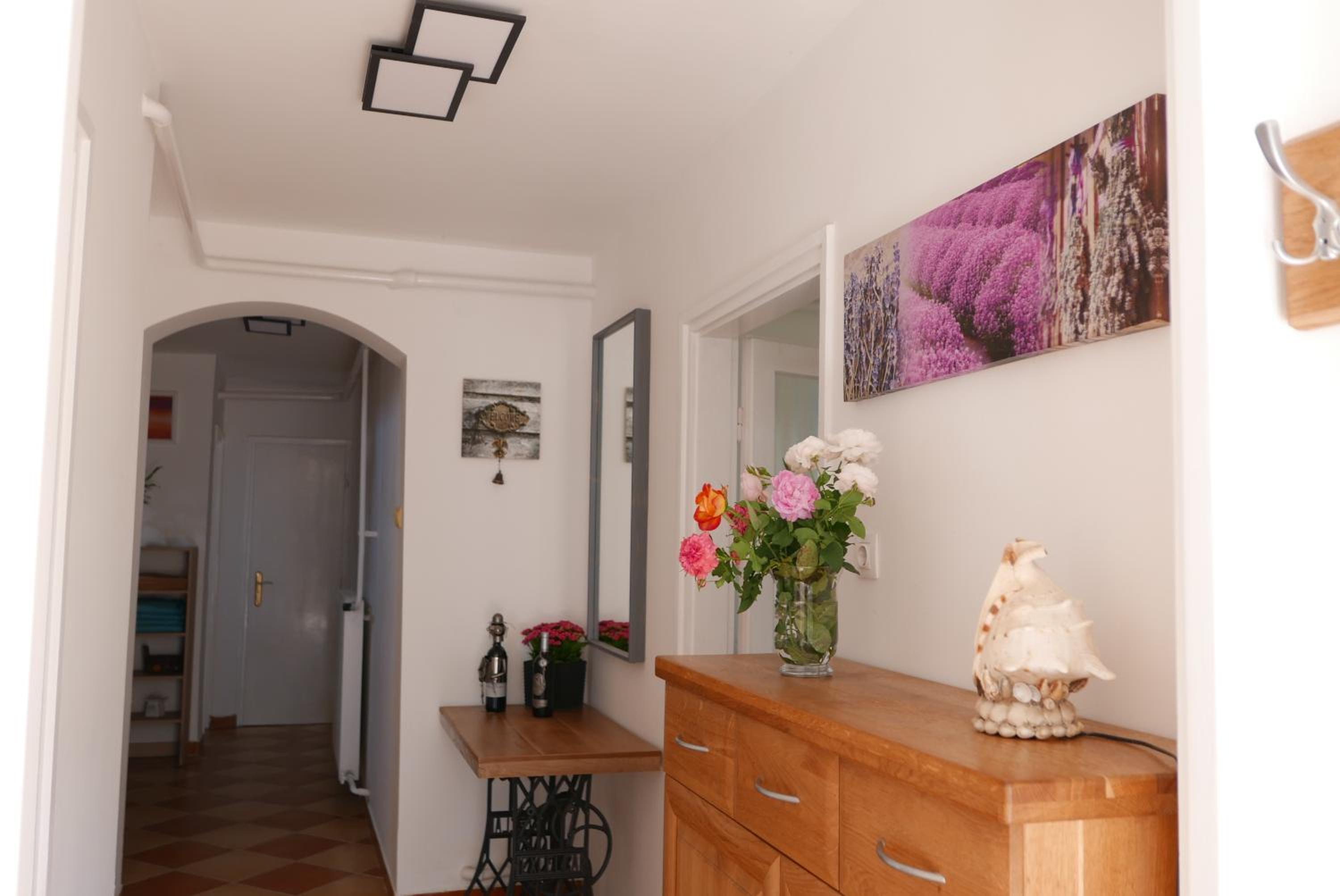 Five-Bedroom House photo 1