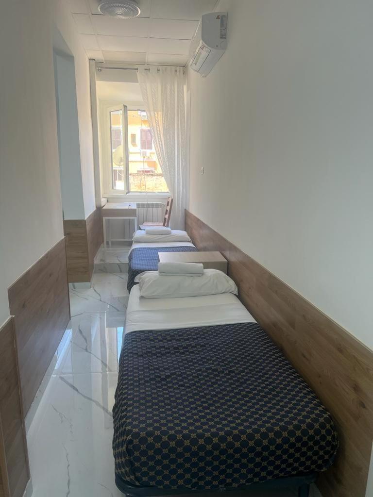 Deluxe Double Room (2 Adults + 1 Child) photo 3