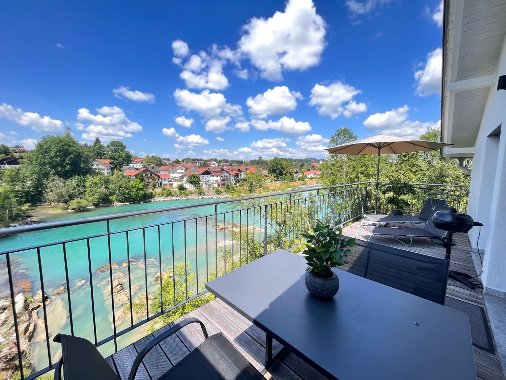 Apartment with Mountain View photo 3