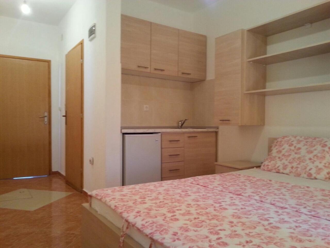 Studio Apartment photo 1
