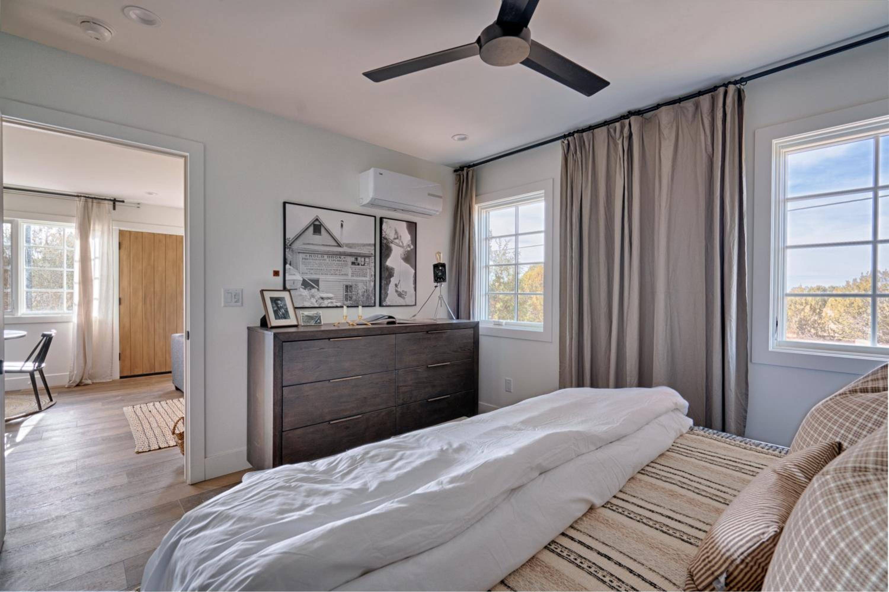 One-Bedroom House - Photo 19