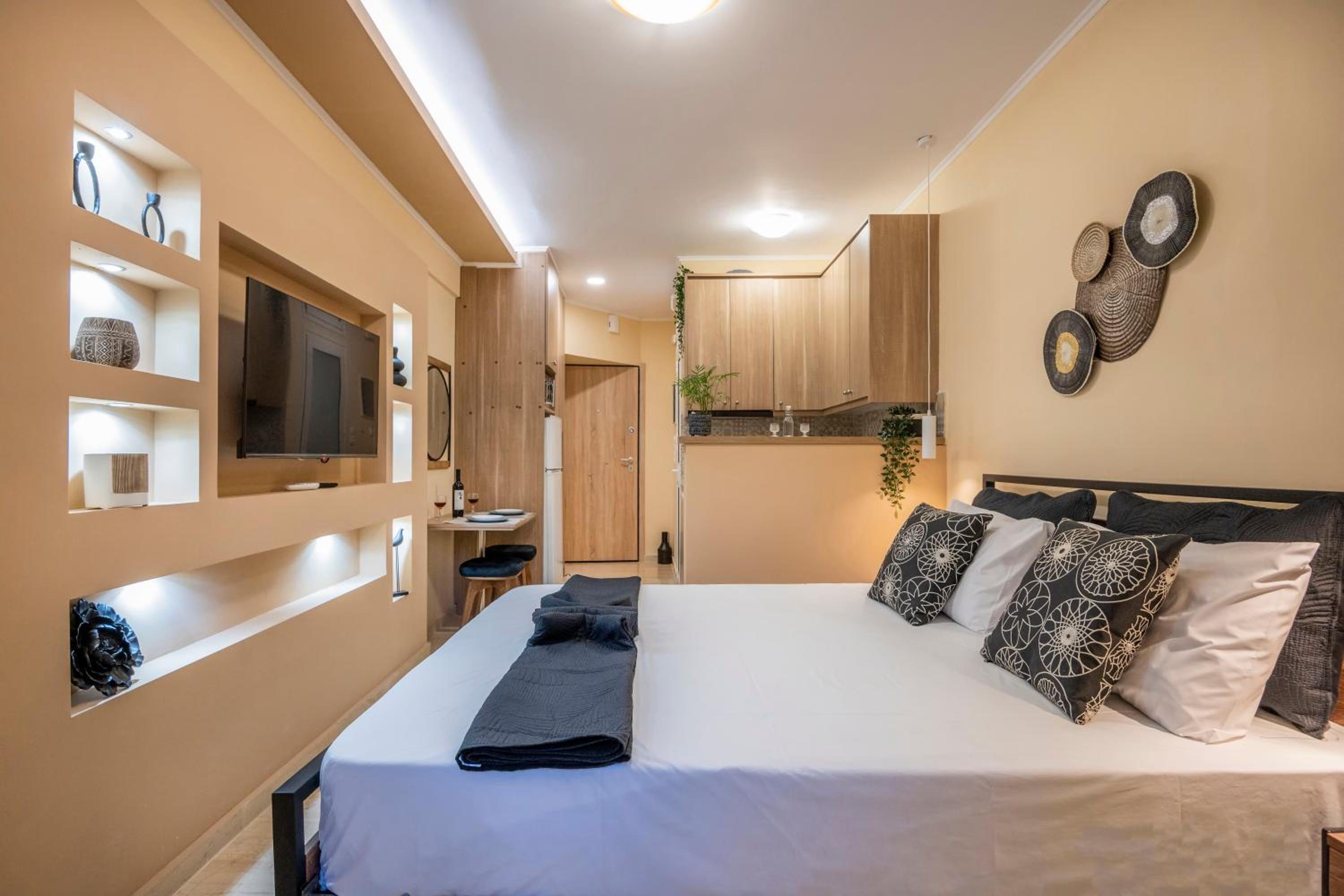 One-Bedroom Apartment photo 1