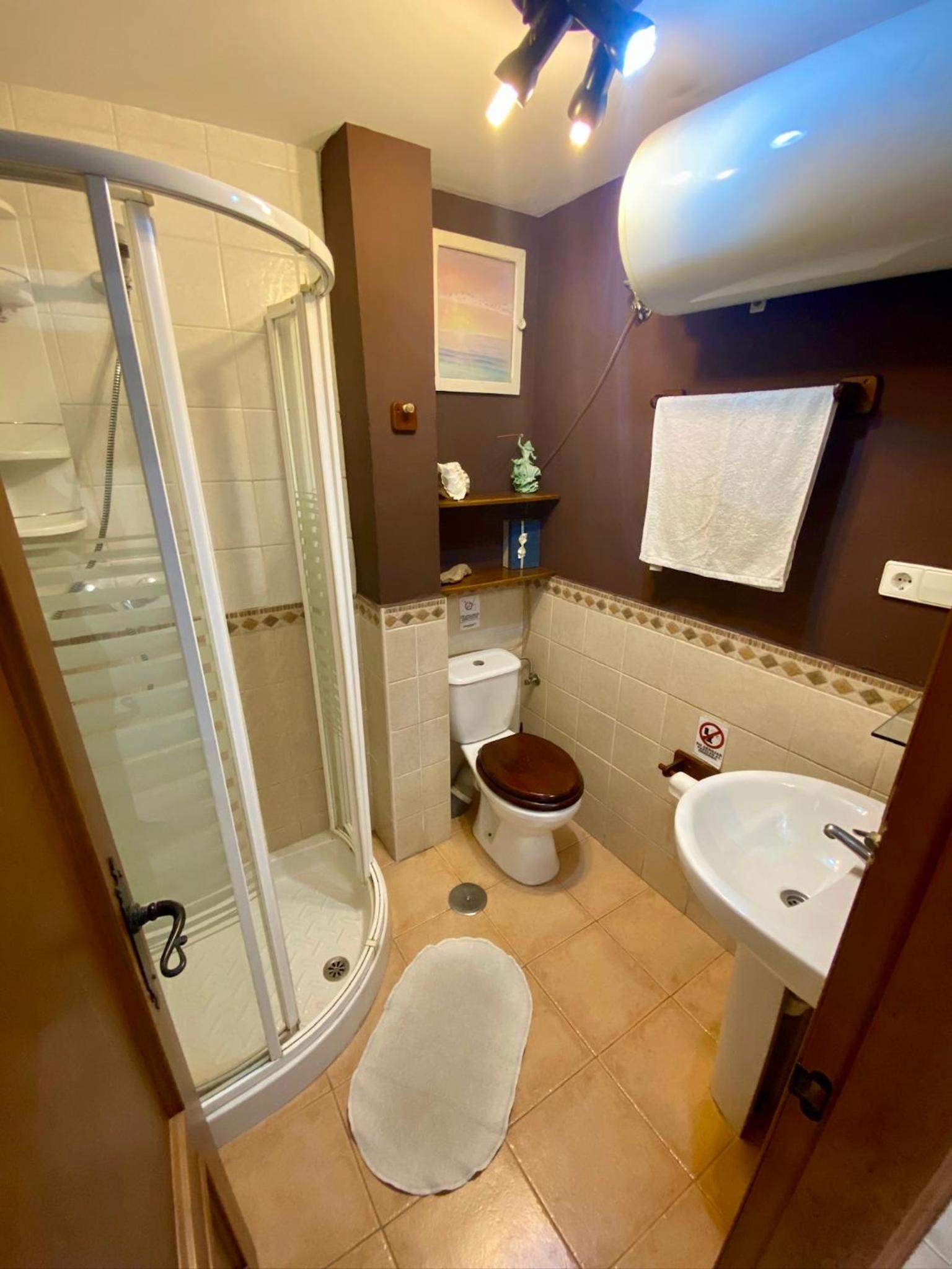 One-Bedroom Apartment - Photo 11