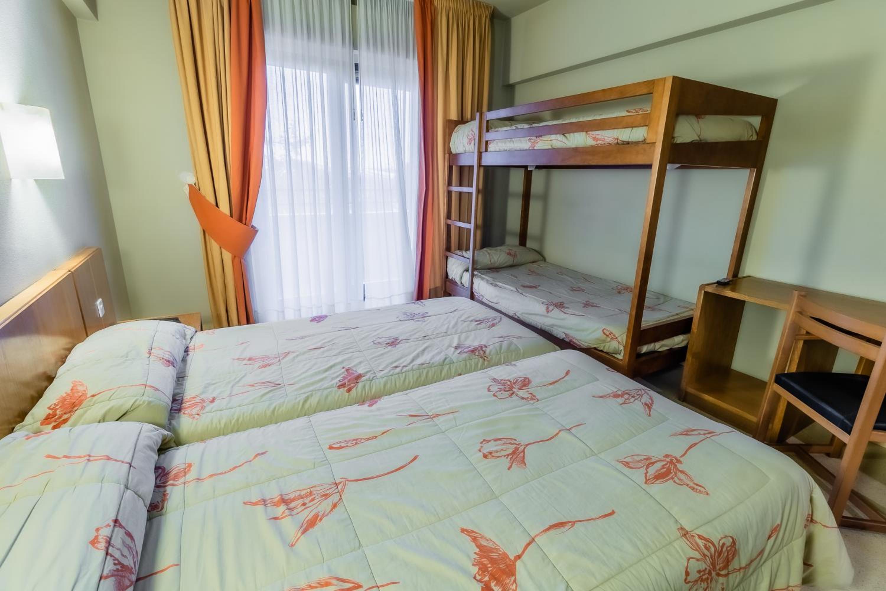 Quadruple Room - Photo 11
