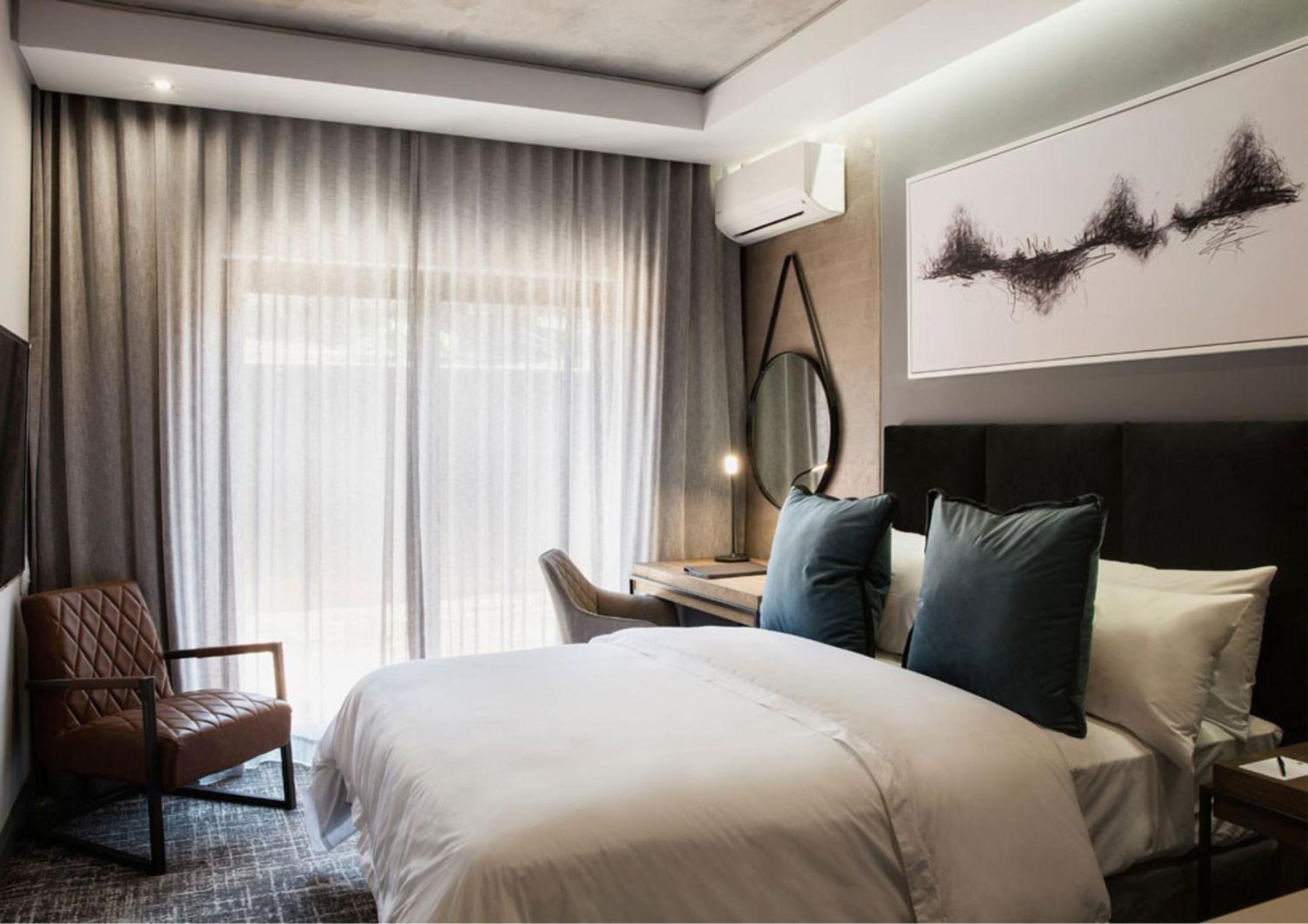 Deluxe Double Room (2 Adults + 1 Child) photo 3