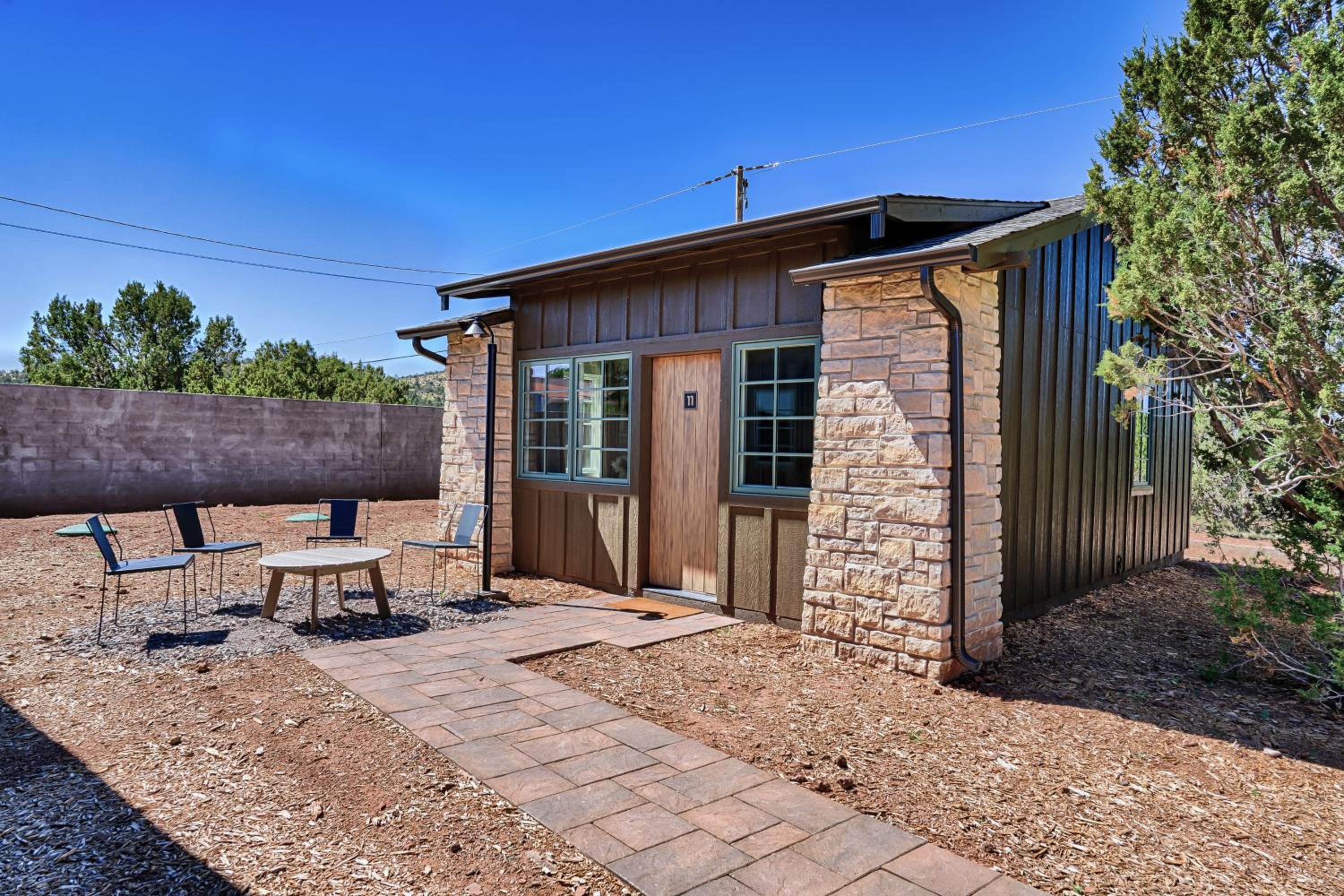 Two-Bedroom House - Photo 16