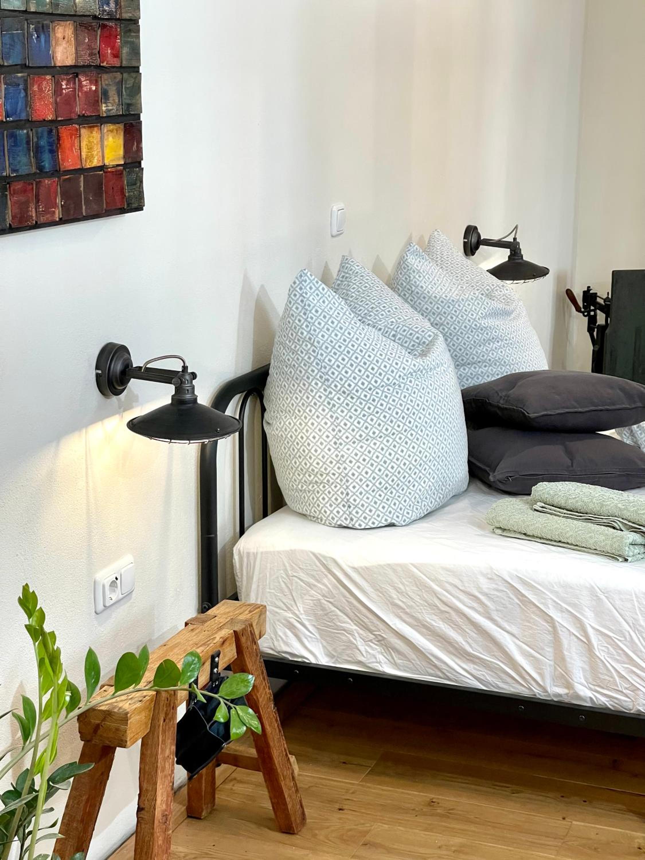 Studio Apartment photo 2