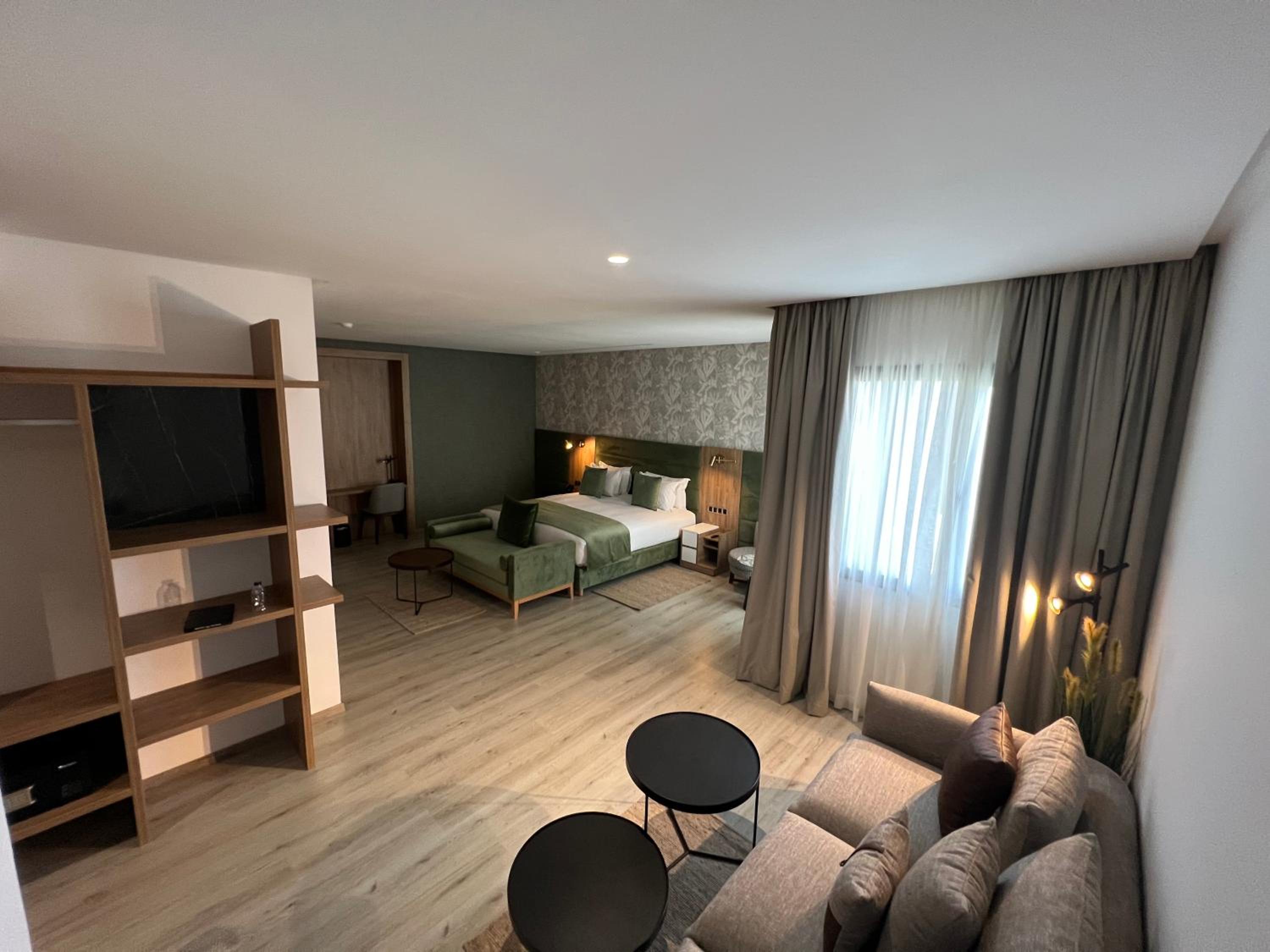 Suite with Garden View - Photo 7
