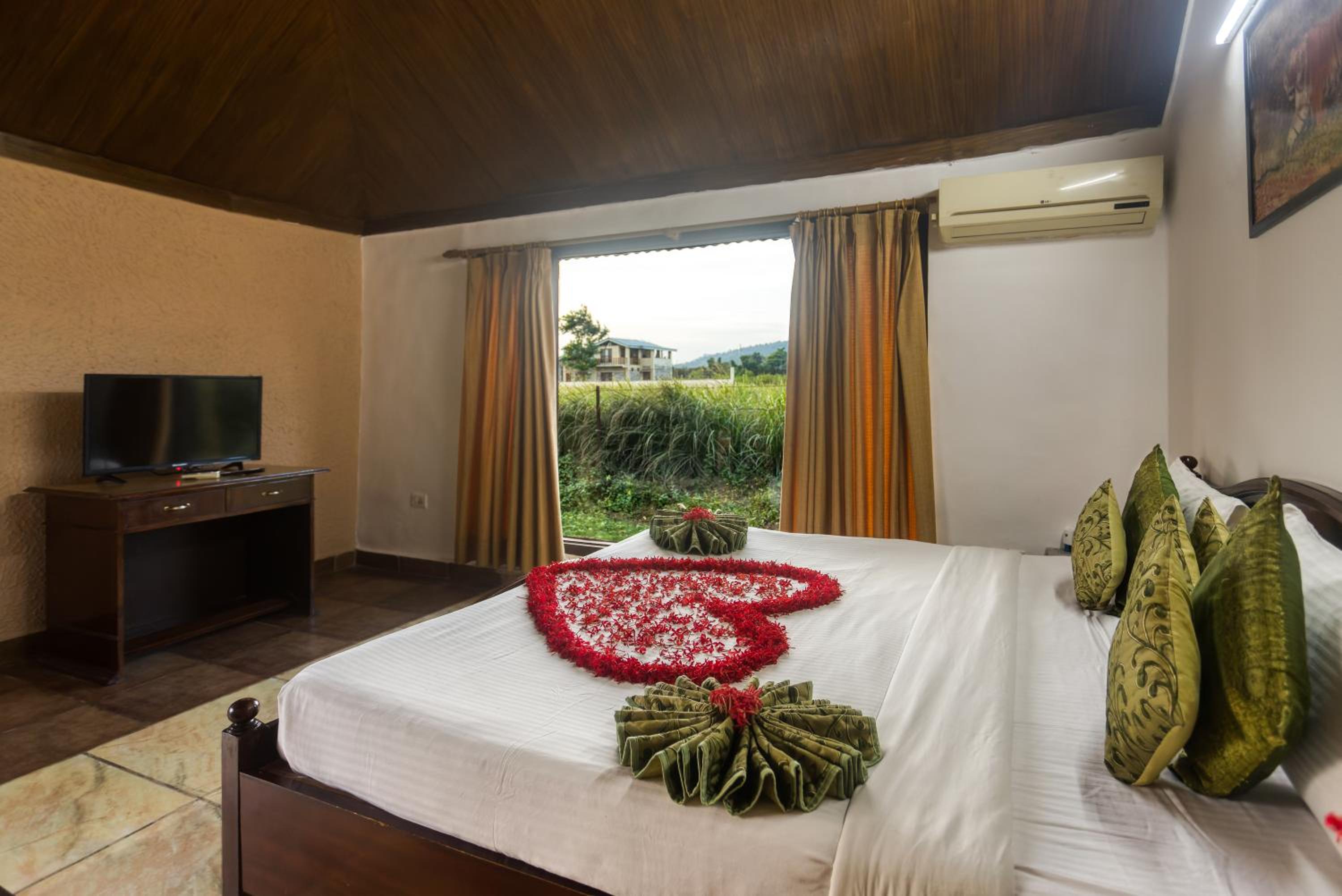 Standard King Room - Photo 4