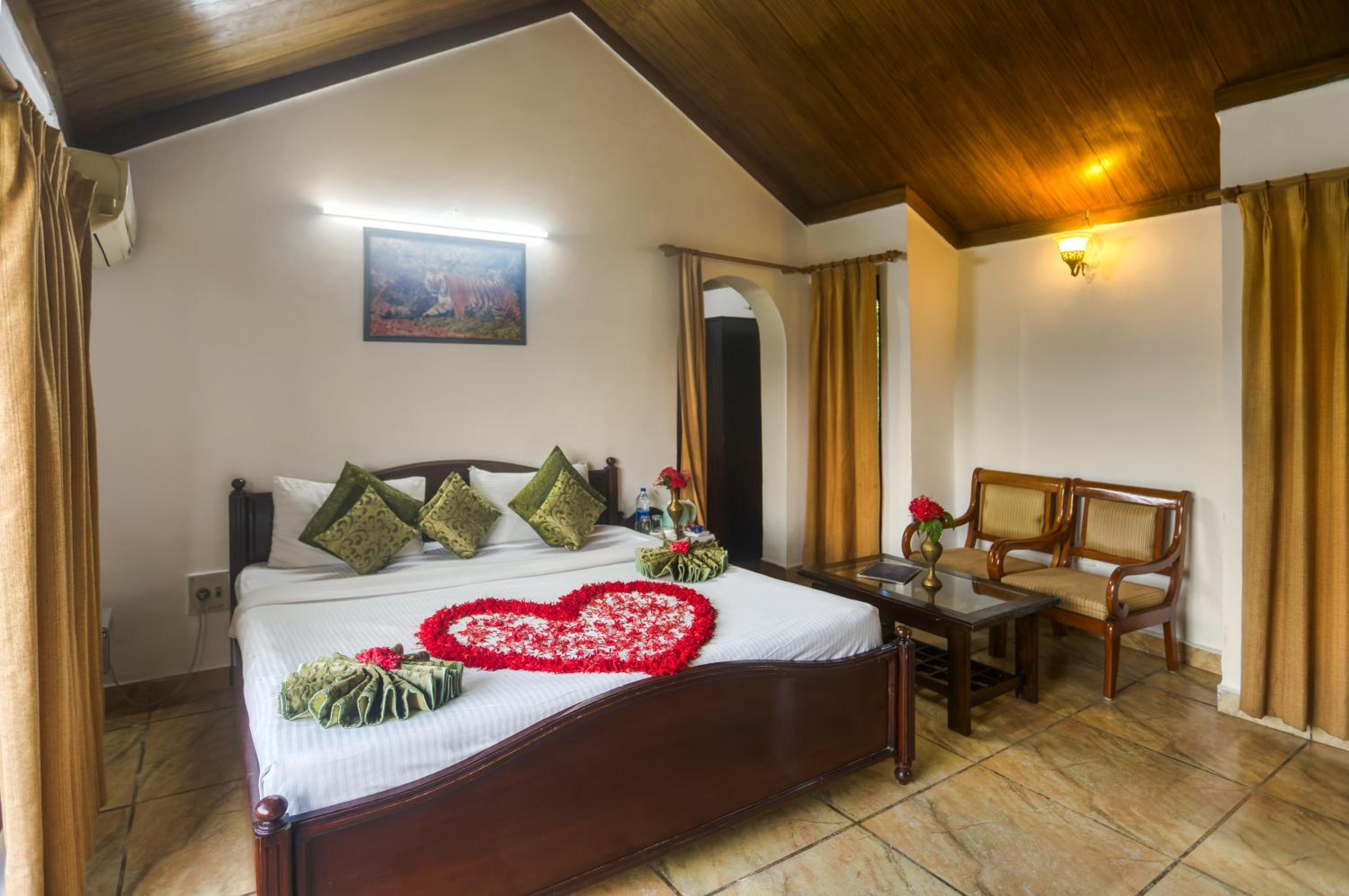 Standard King Room - Photo 3