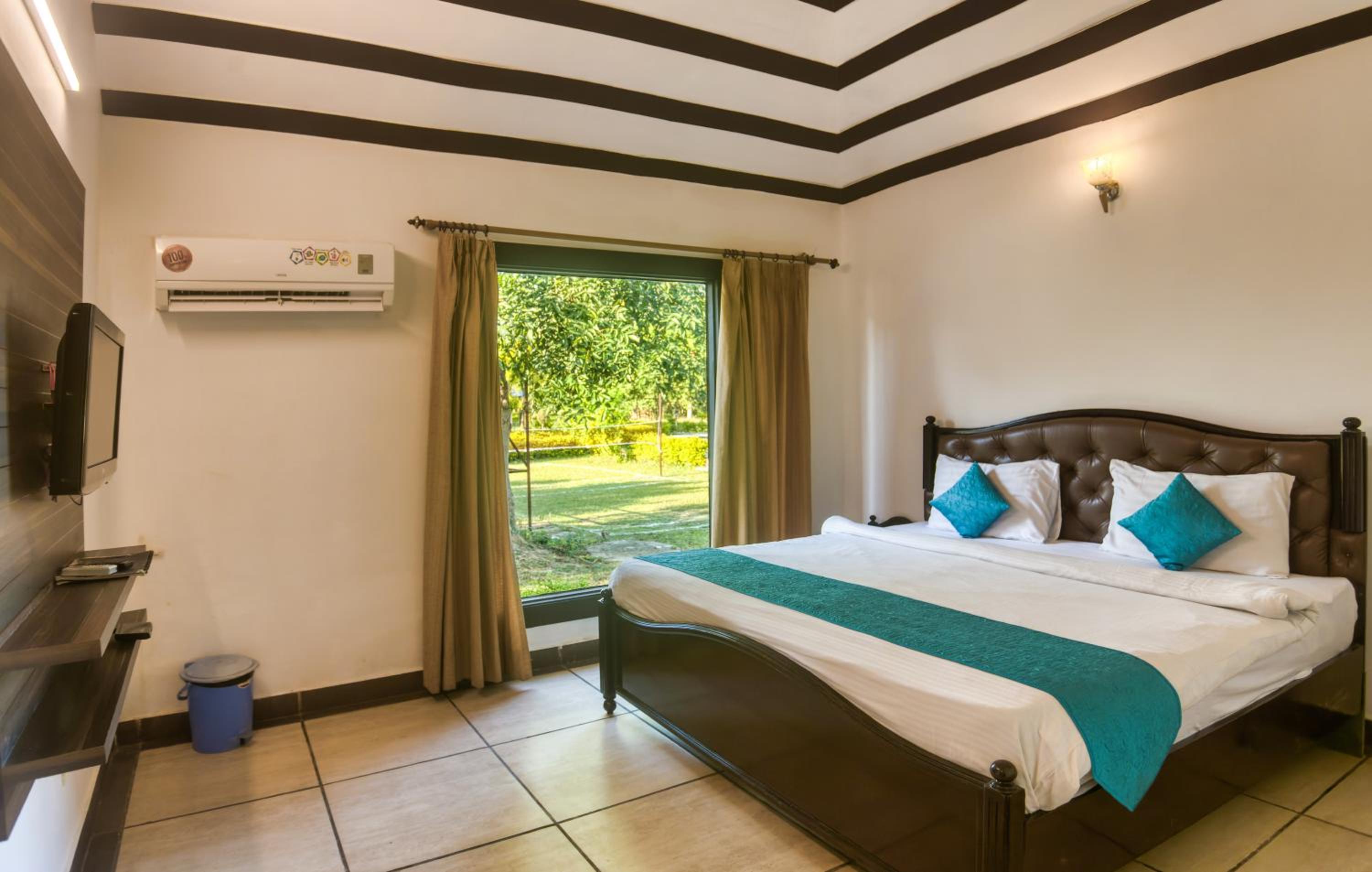Deluxe Room - Photo 1