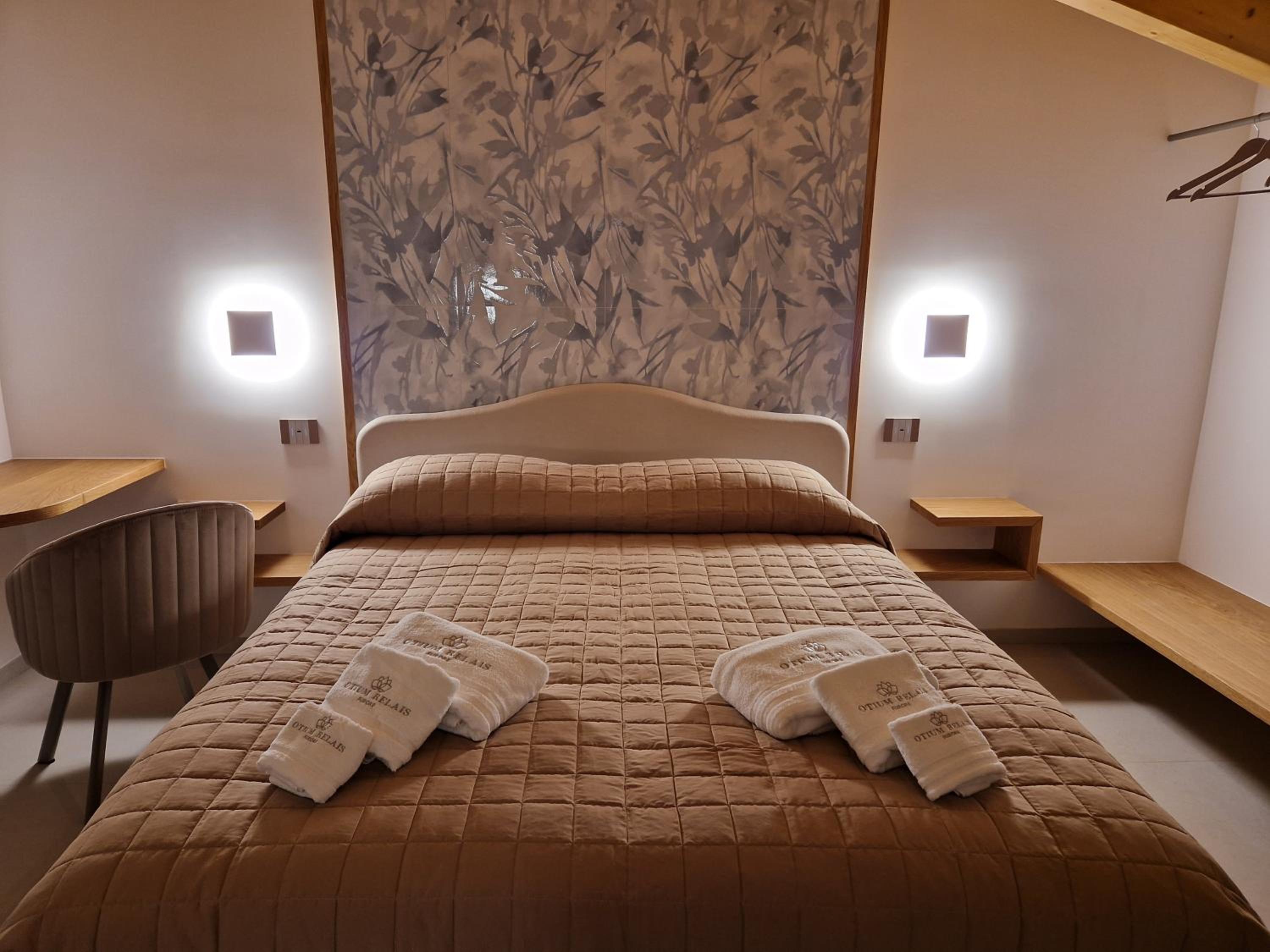 Deluxe Double Room with Balcony and Sea View