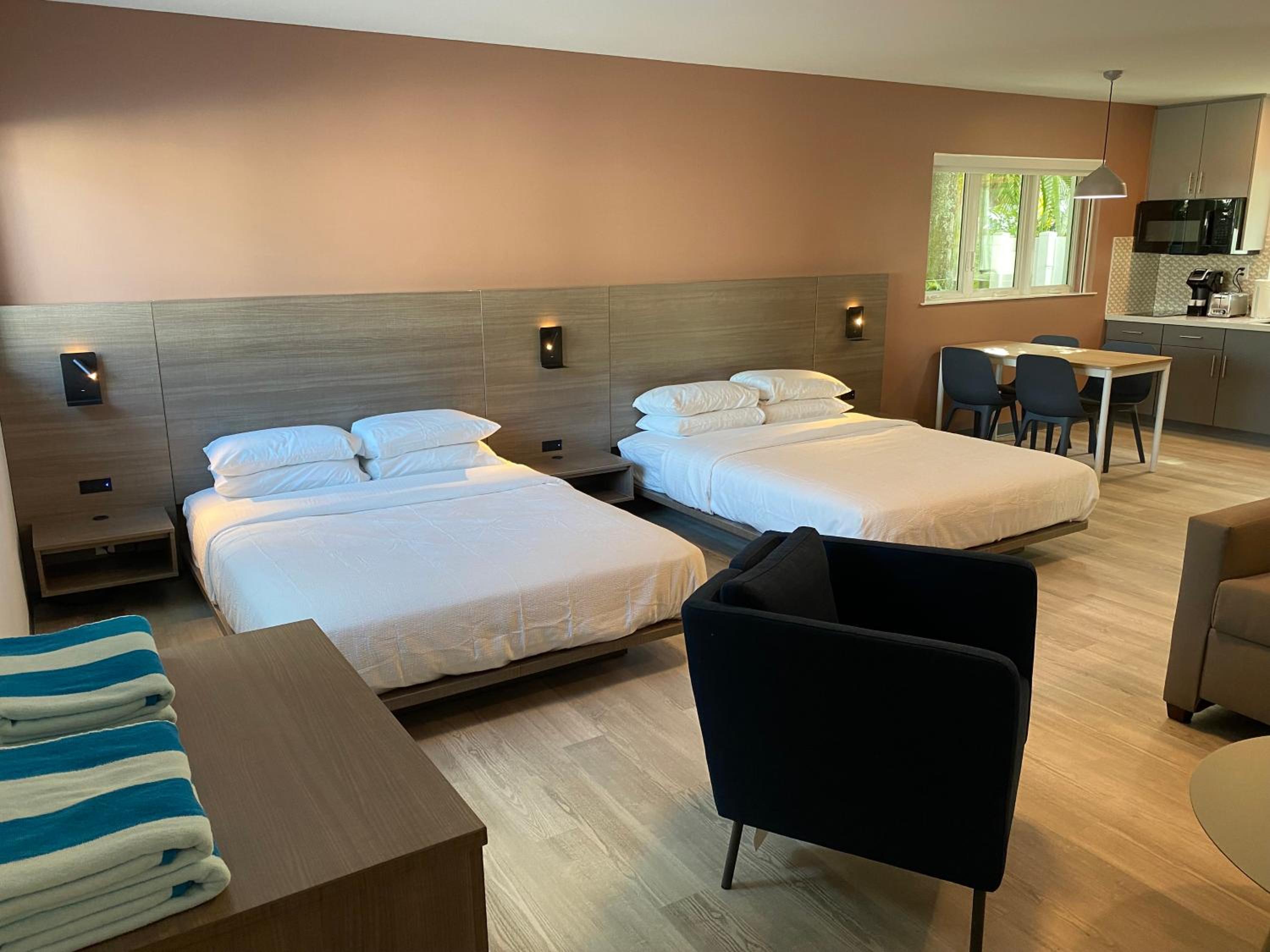 Accessible Junior Suite - Newly Renovated Building - Photo 1