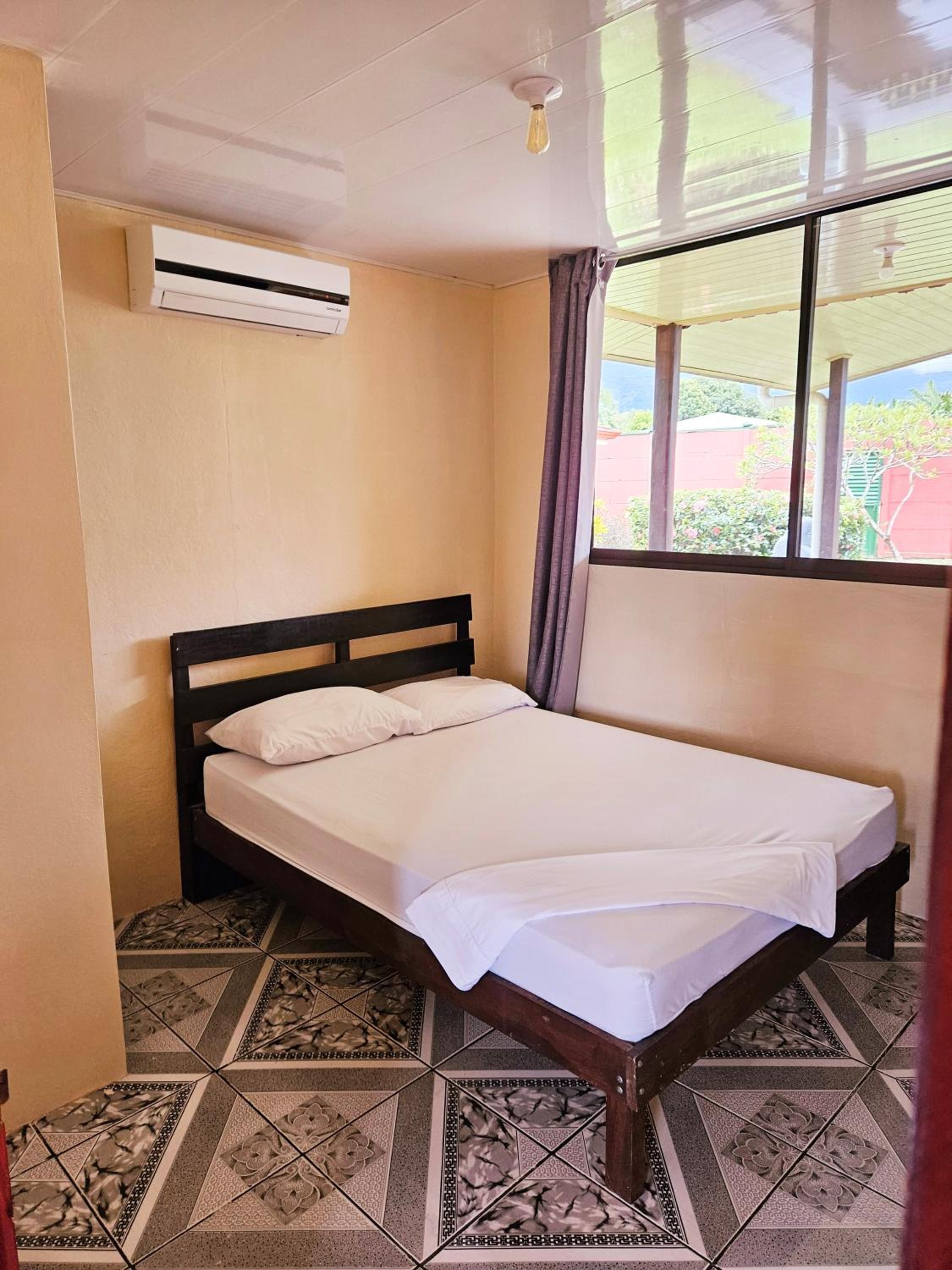 Double Room with Shared Bathroom photo 2