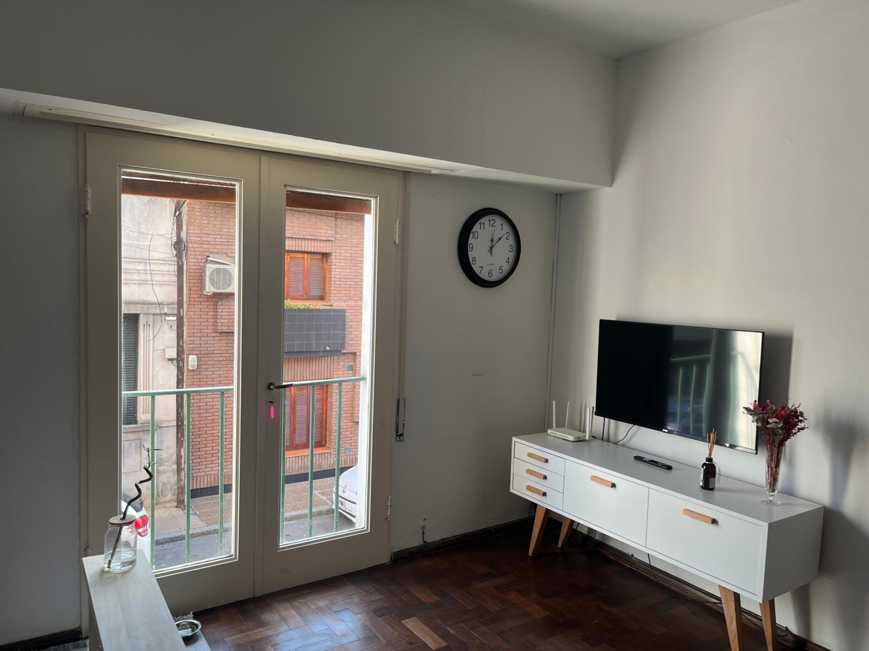 One-Bedroom Apartment photo 3