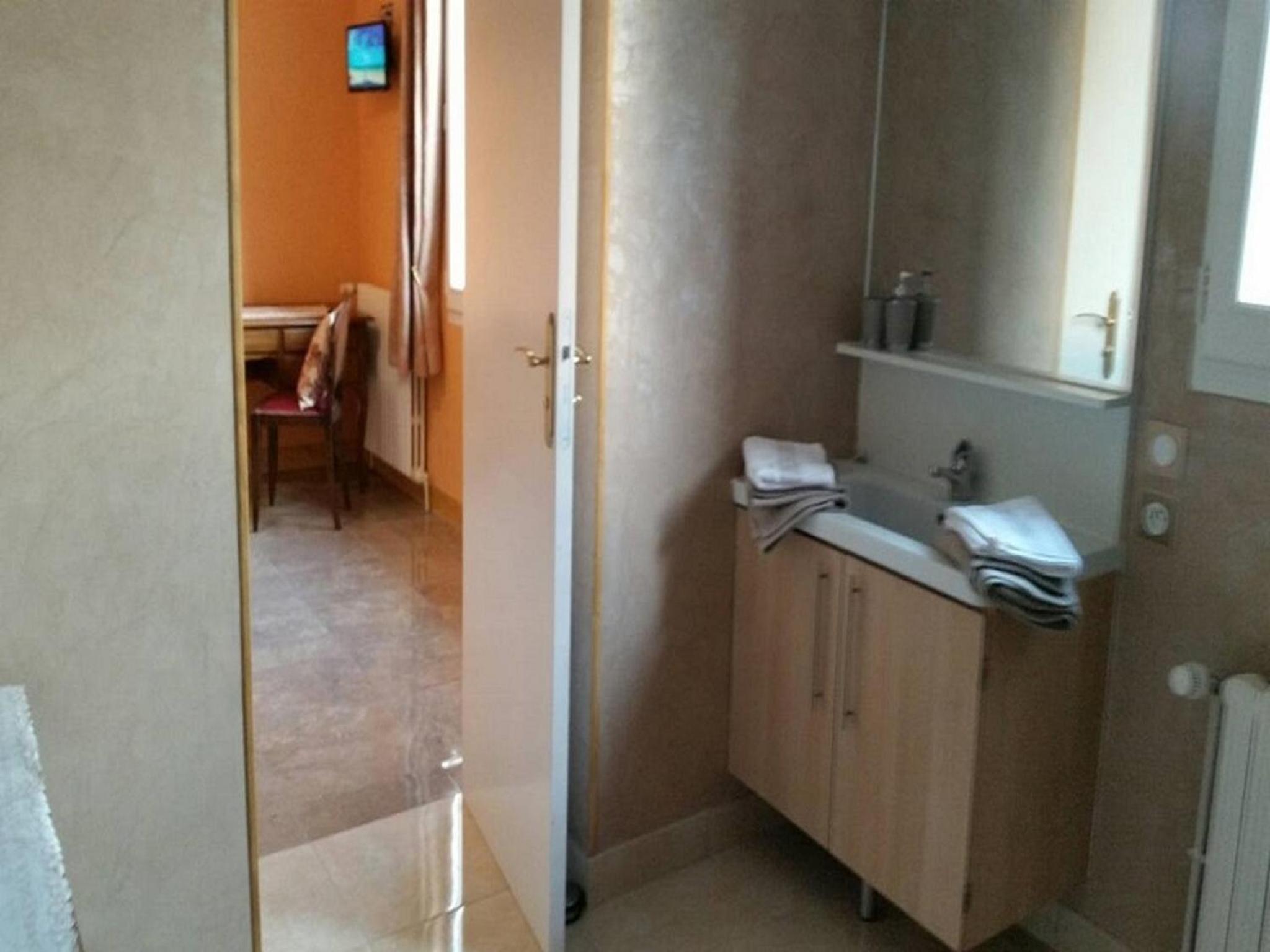 Double Room with Private Bathroom photo 3