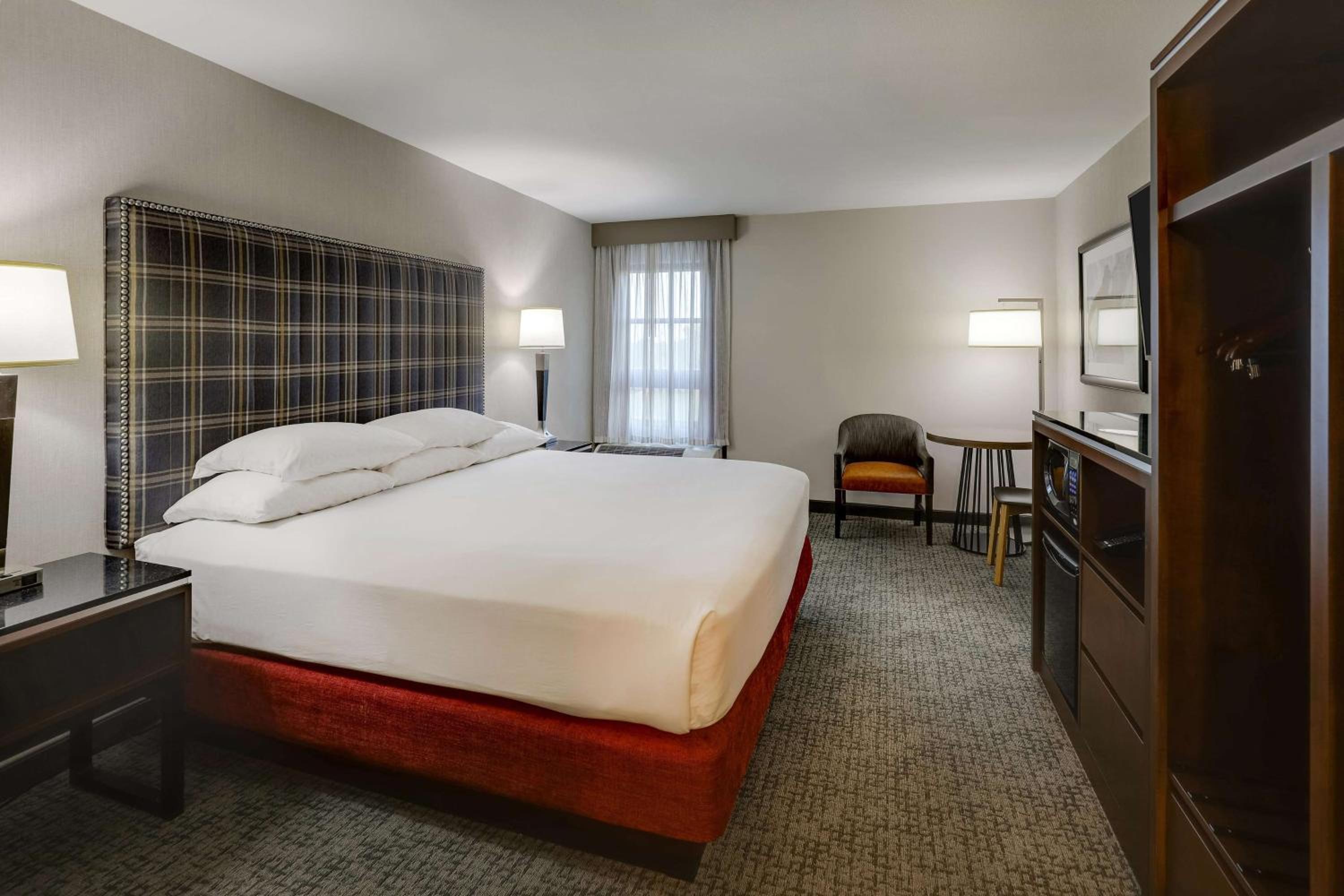 Deluxe King Room - Photo 1