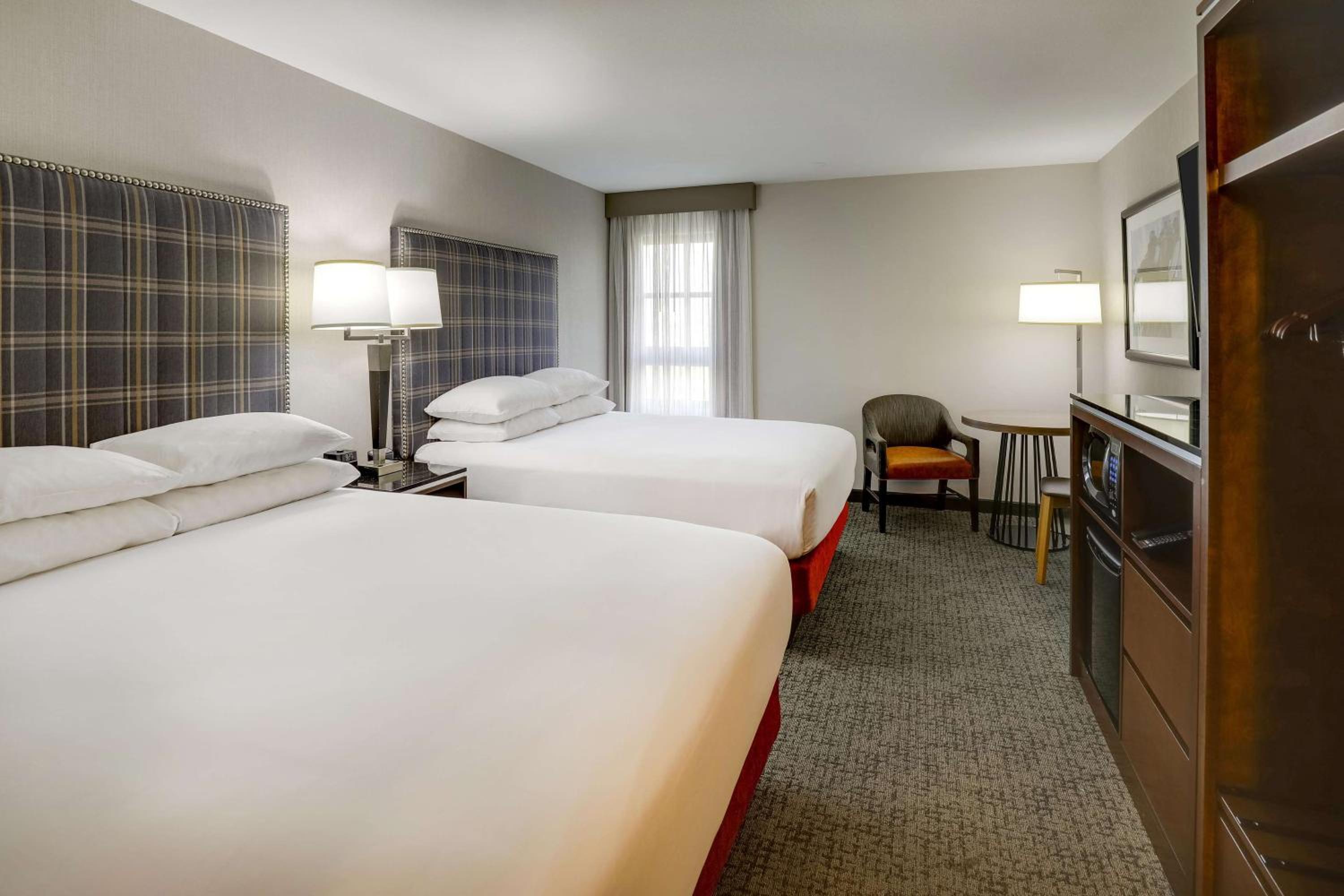 Superior Room with Two Queen Beds photo 1
