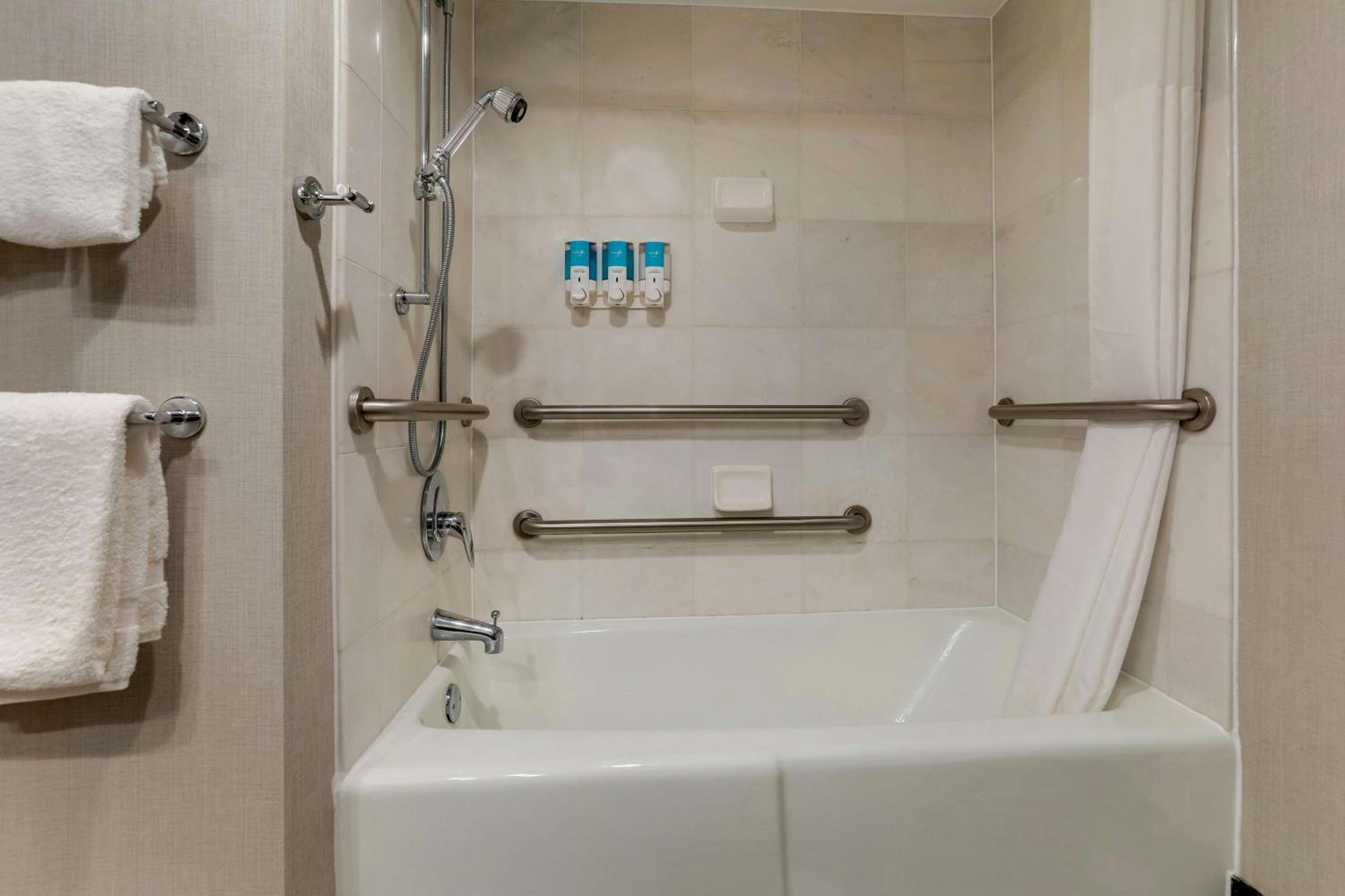 Suite with Two Queen Beds and Sofa Bed - Accessible, Roll-In Shower - Photo 3