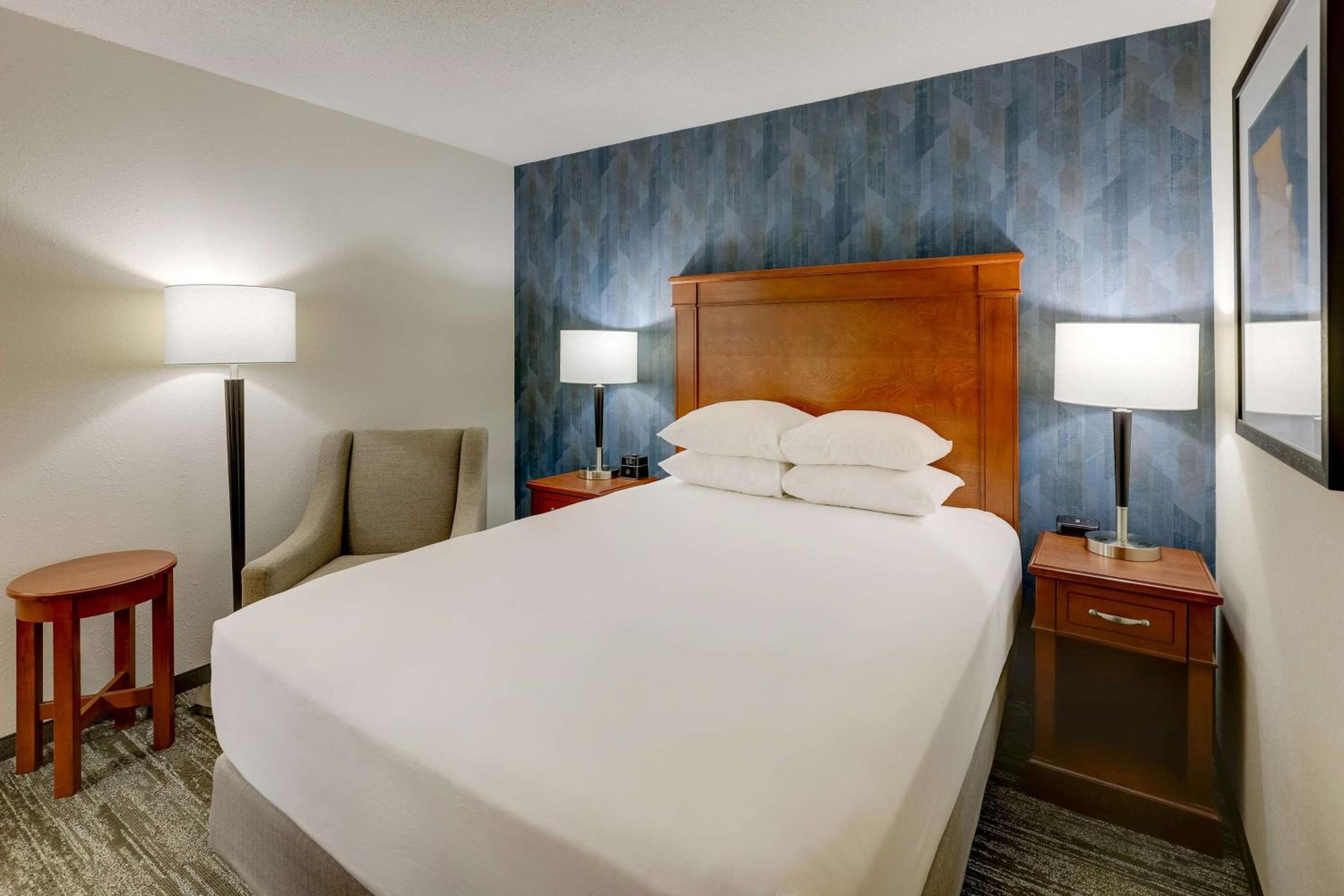 Deluxe Queen Room photo 3