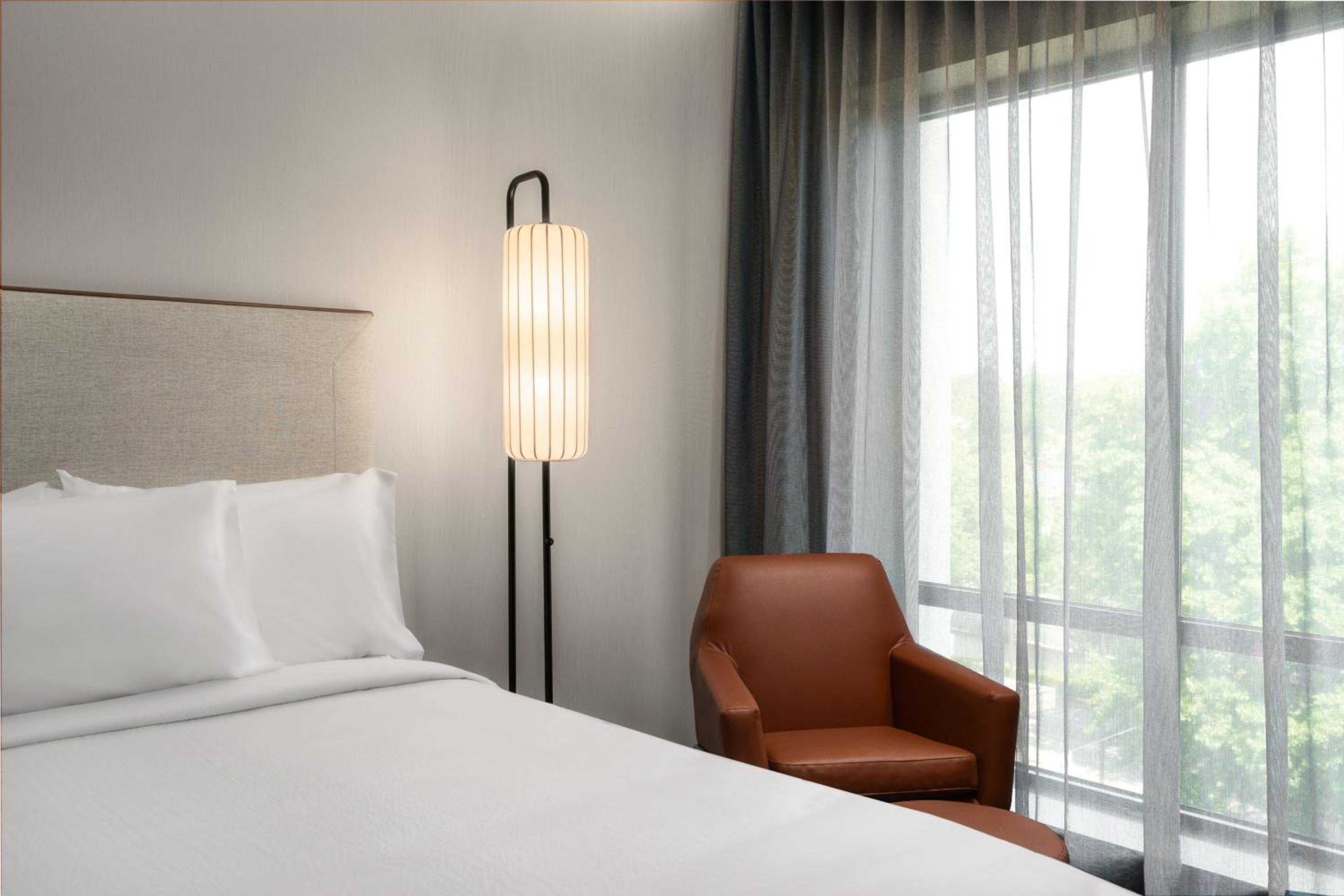Queen Room with Two Queen Beds and City View photo 2