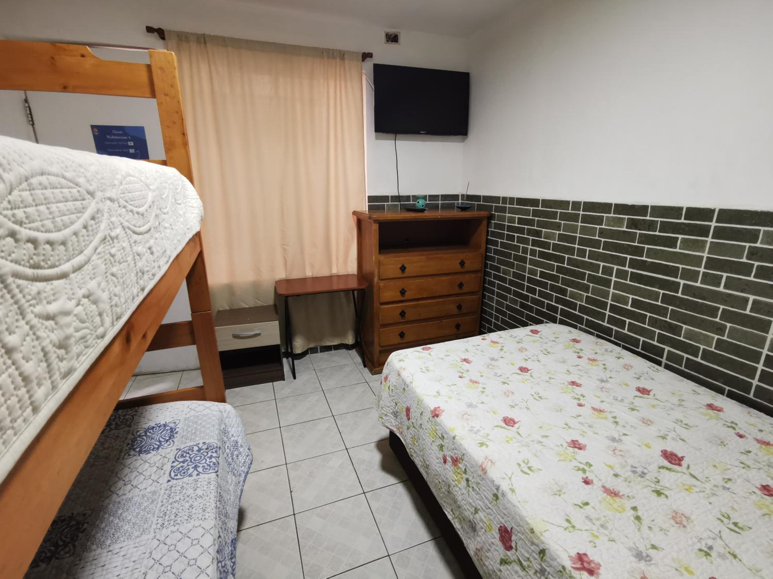 Single Bed in Mixed Dormitory Room