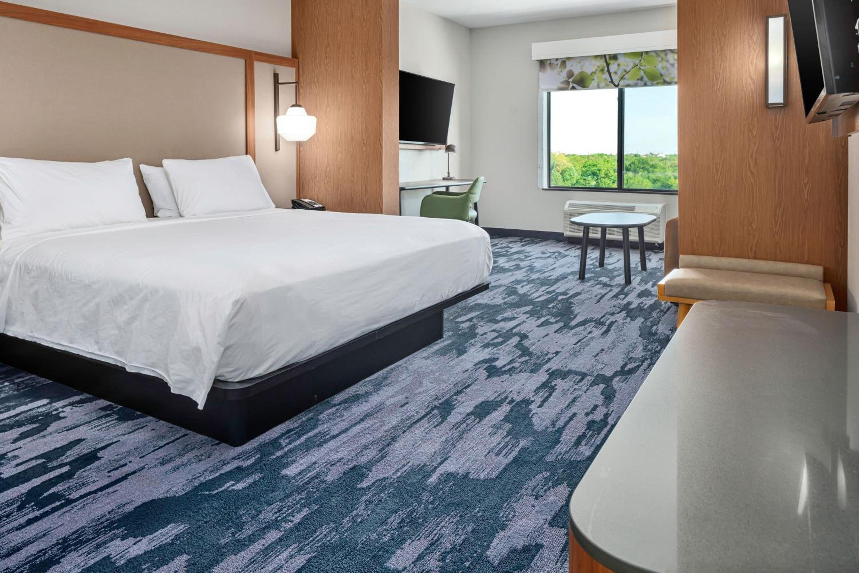 Extended King Suite with Sofa Bed - Photo 4