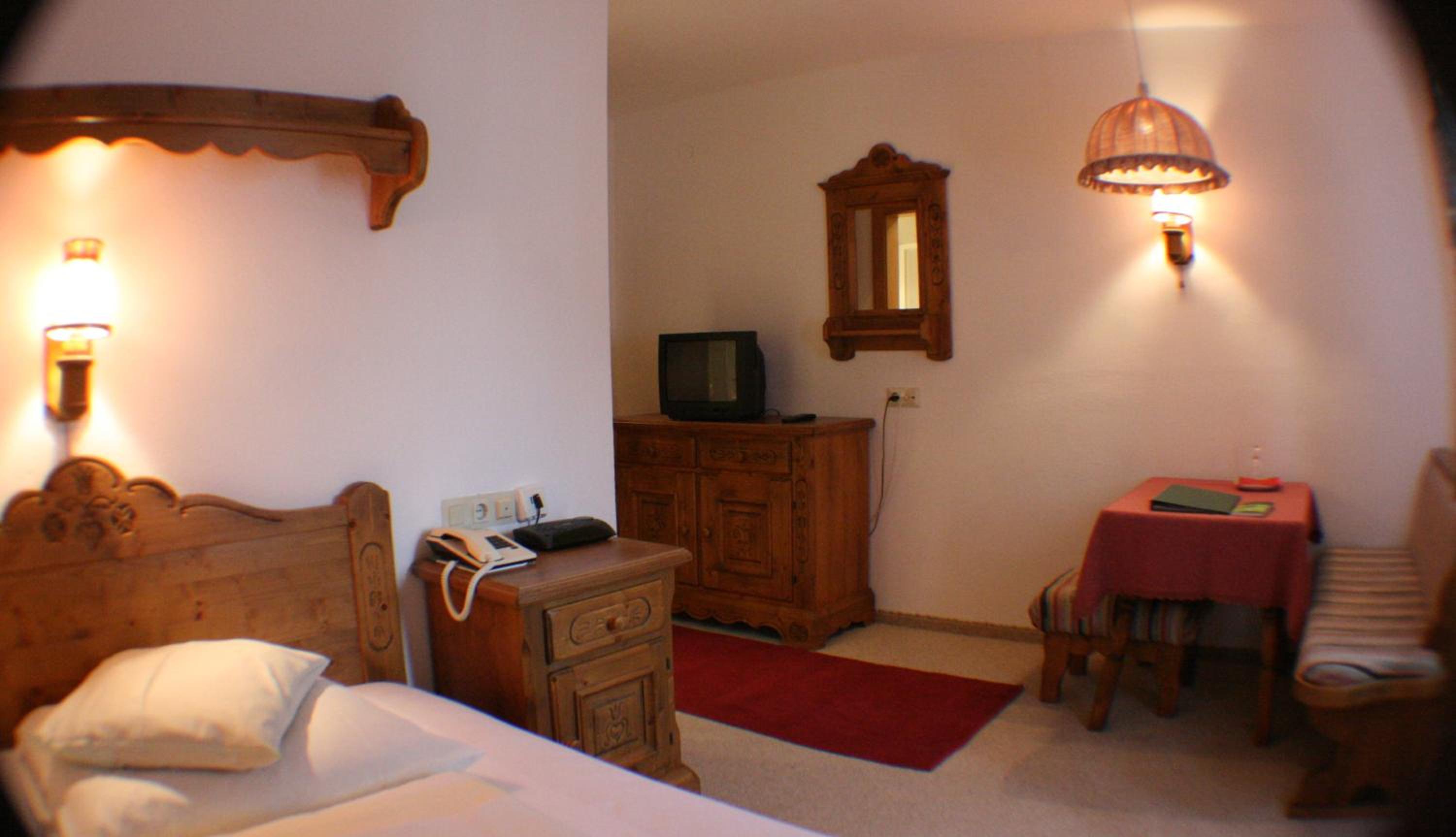 Single Room photo 2