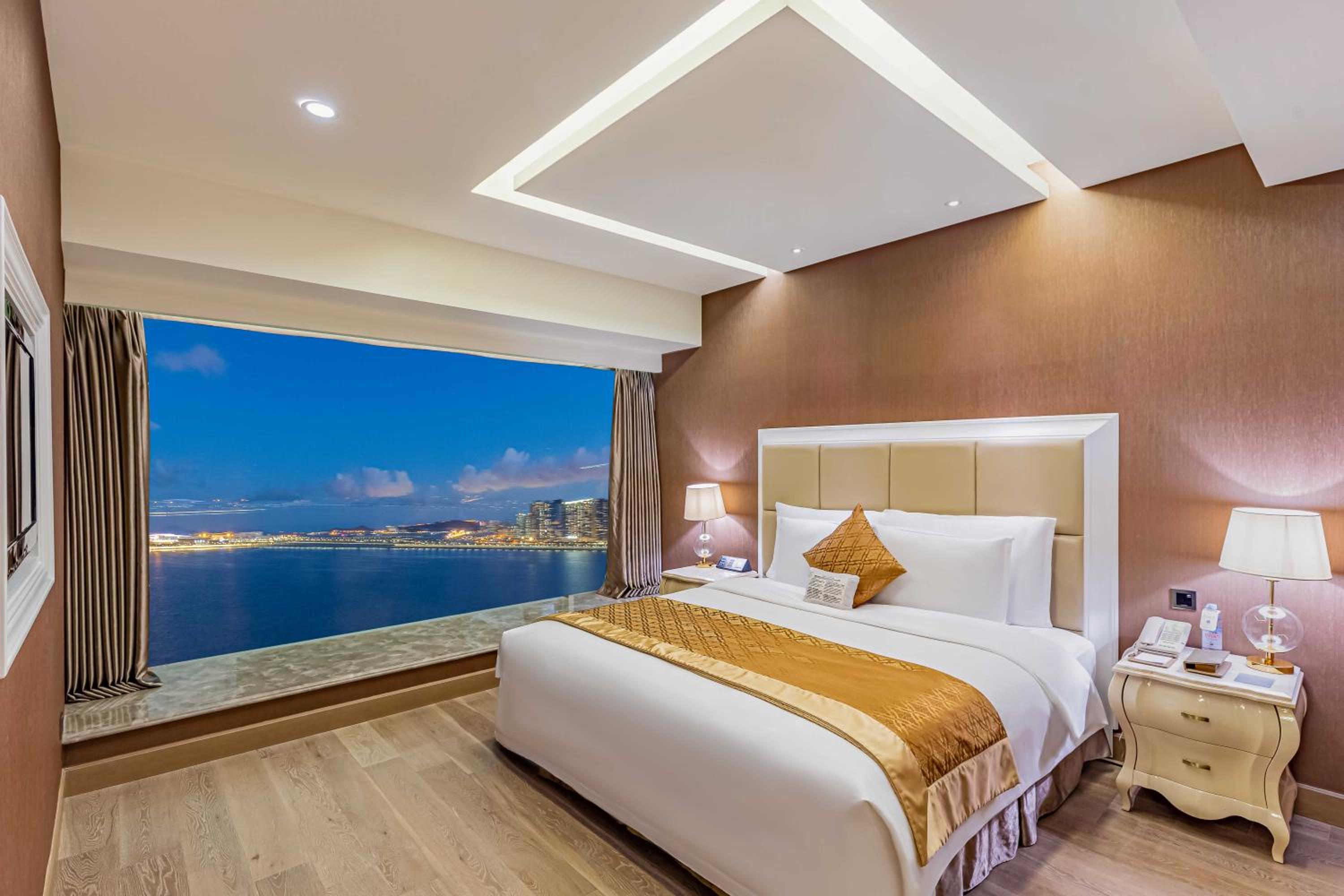 VIP Villa Premium Suite-Grand Ocean View photo 2
