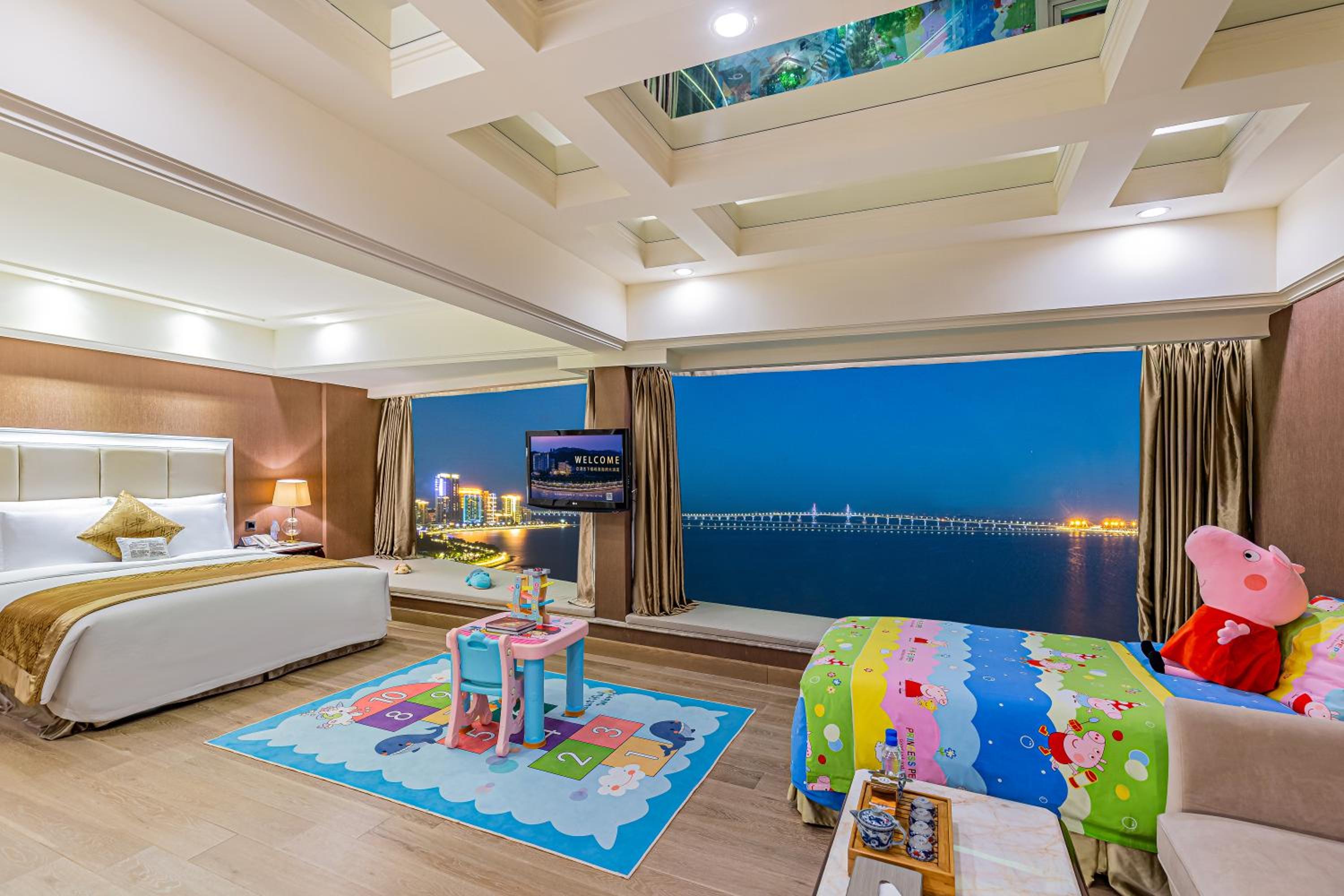 VIP Villa Deluxe Family Room - Ocean View