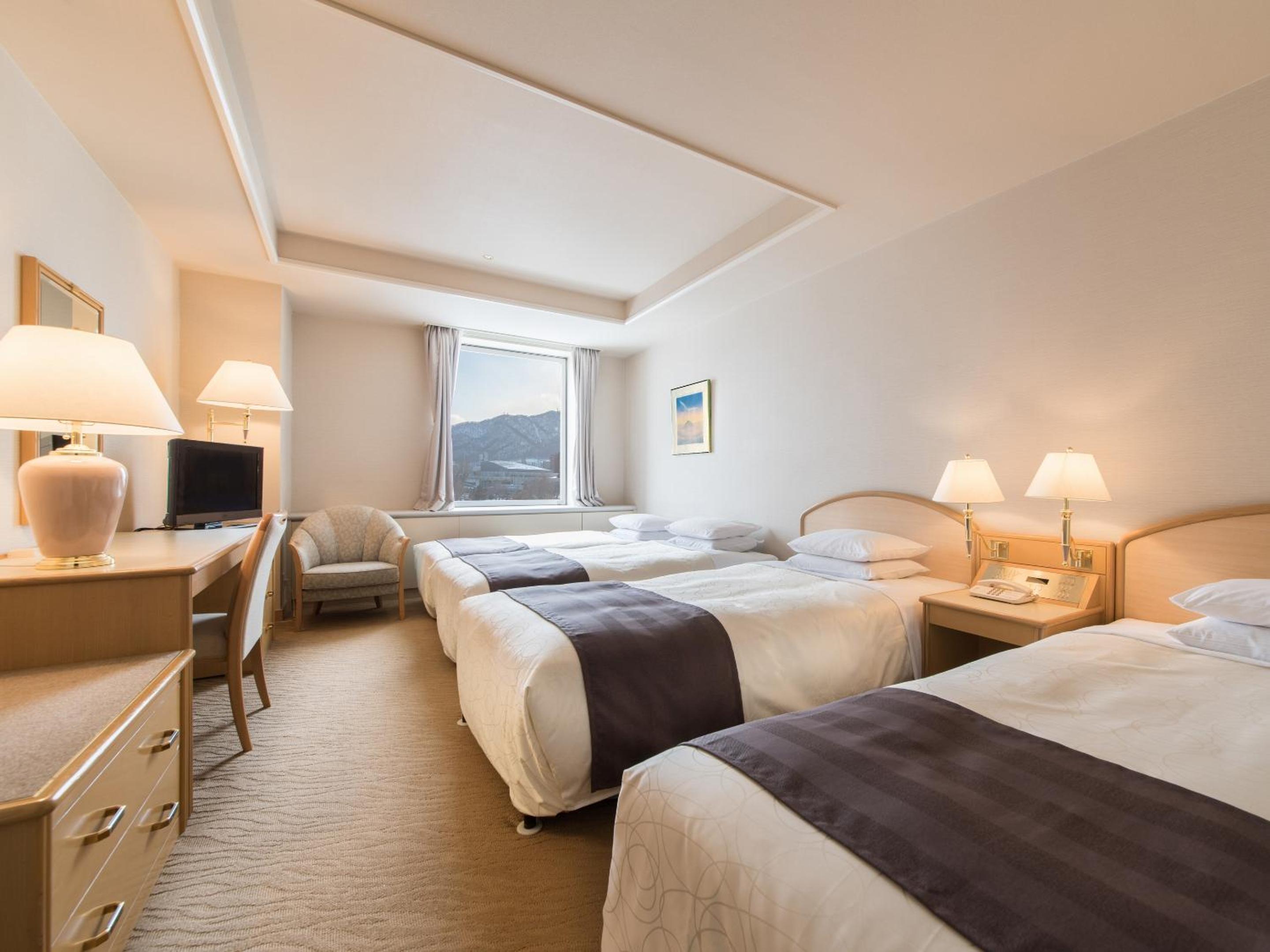 Superior Large Twin Room (4 Adults) - Non-Smoking - Photo 1
