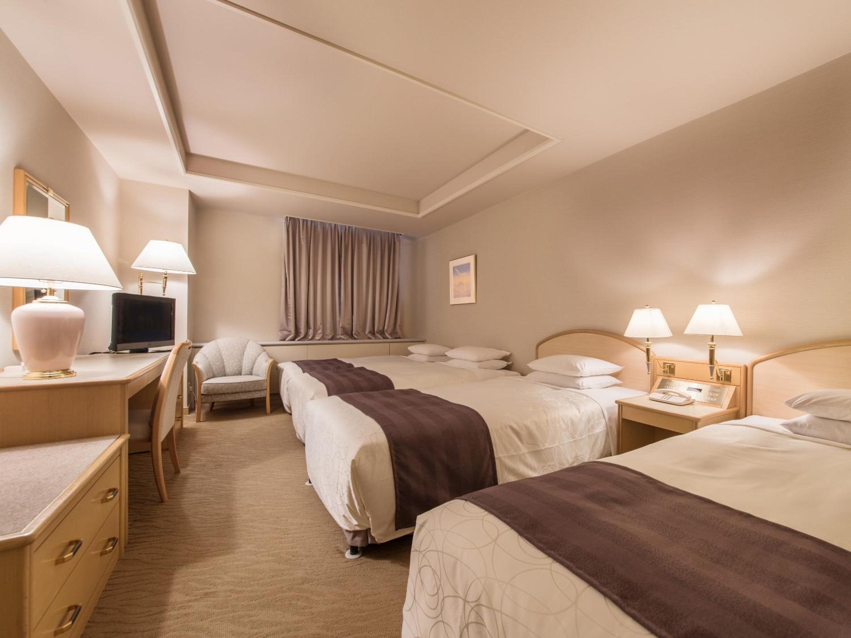 Superior Large Twin Room (4 Adults) - Non-Smoking - Photo 6