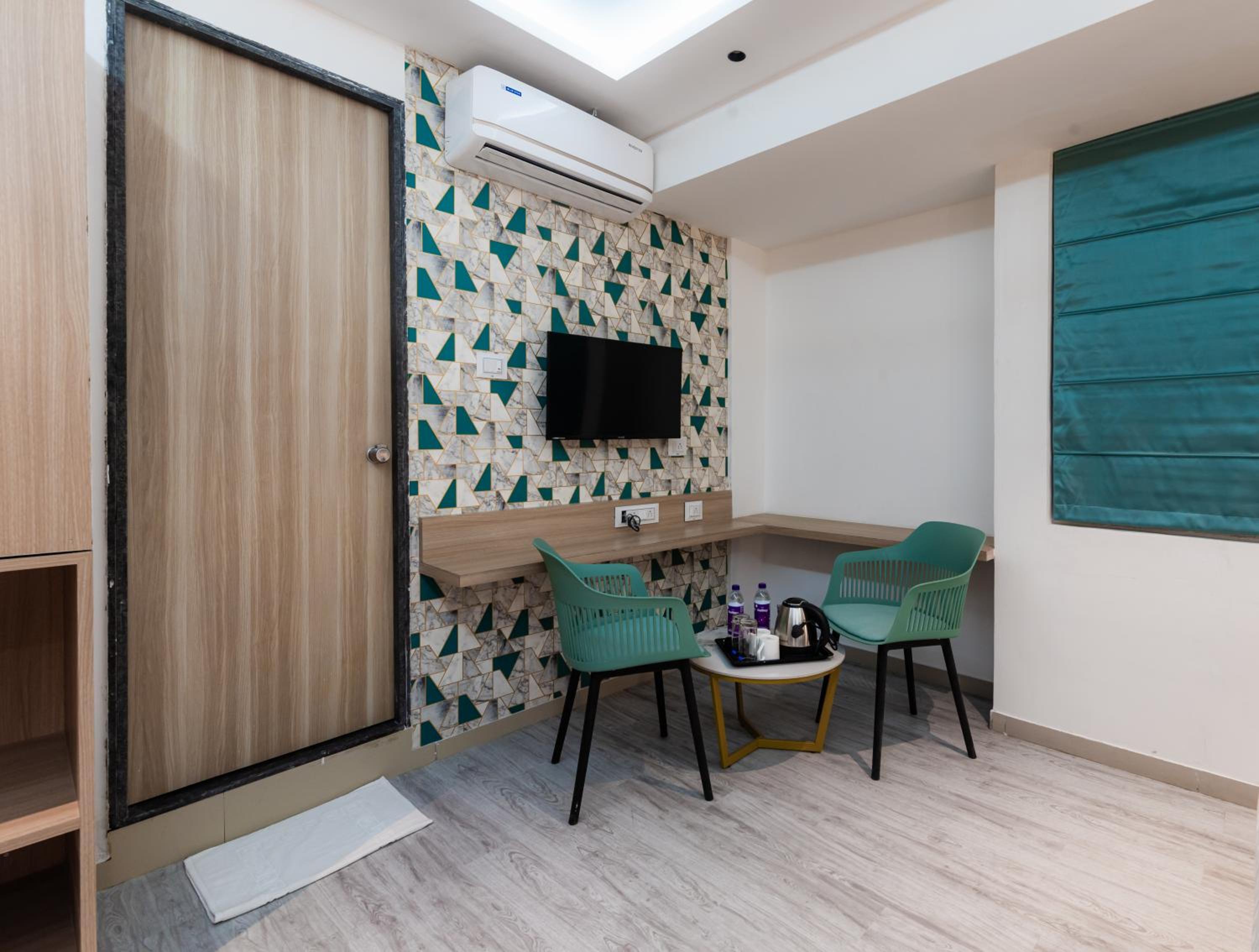Standard Double Room - Photo 10