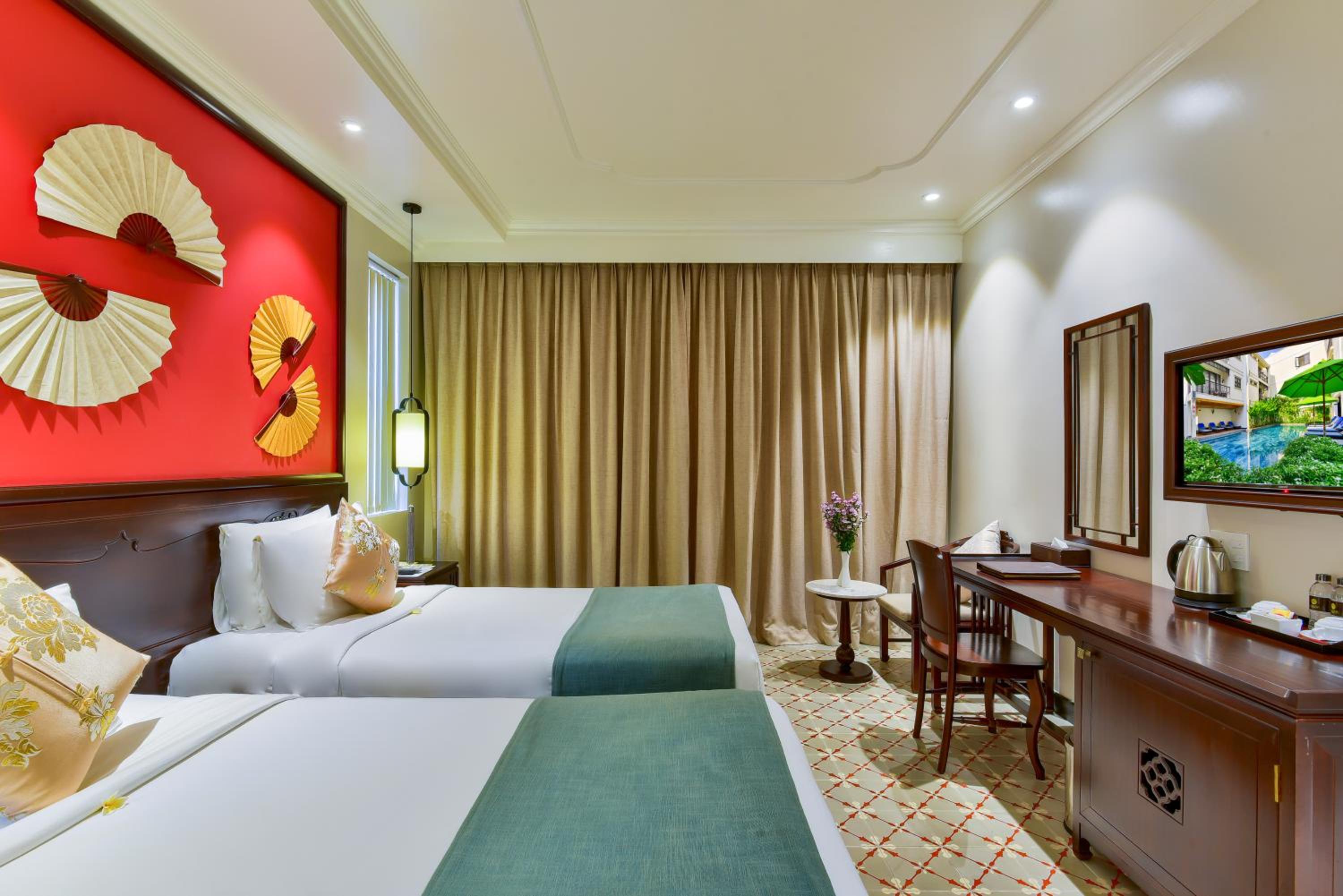 Deluxe Twin Room with Balcony photo 3