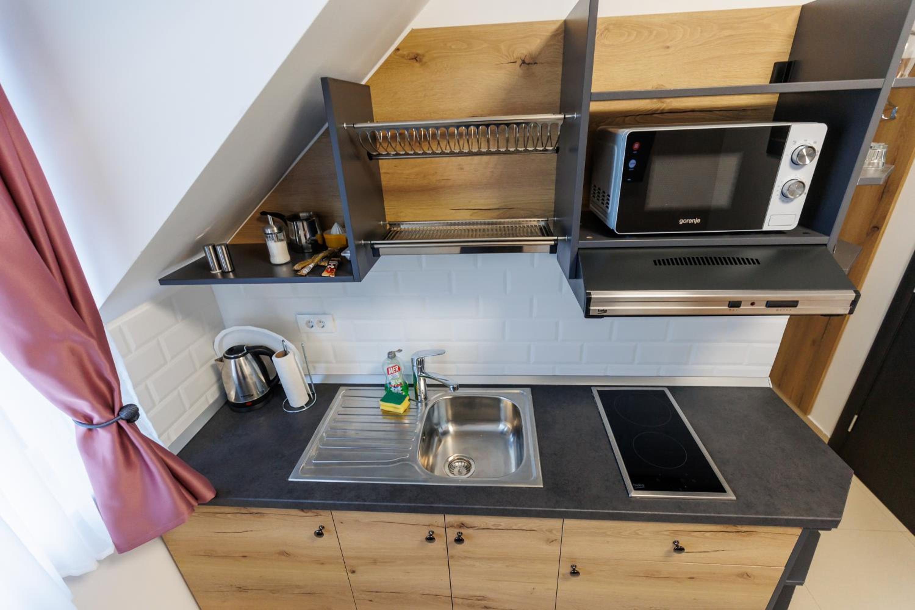 One-Bedroom Apartment - Photo 5