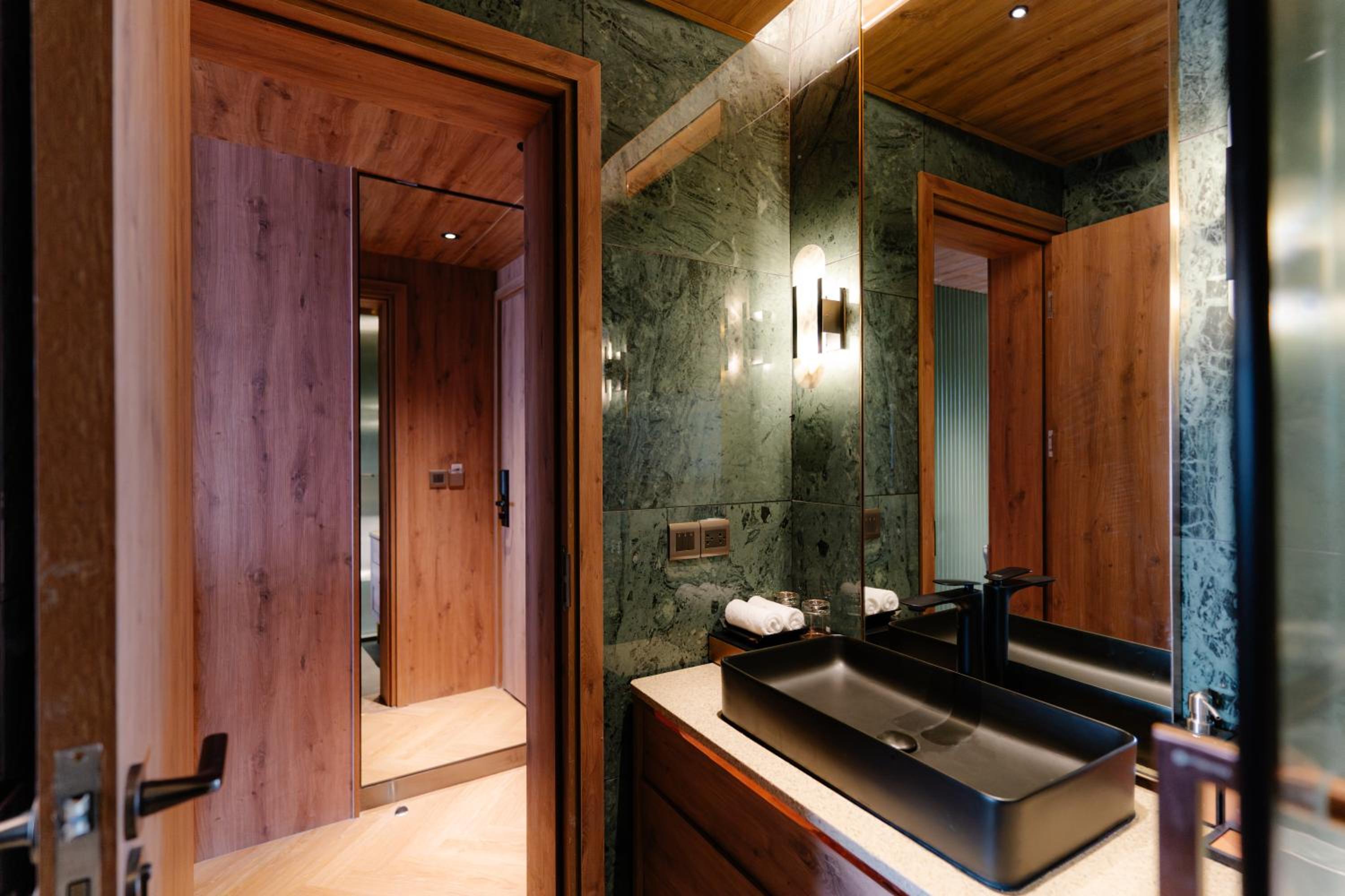 Suite with City View photo 3