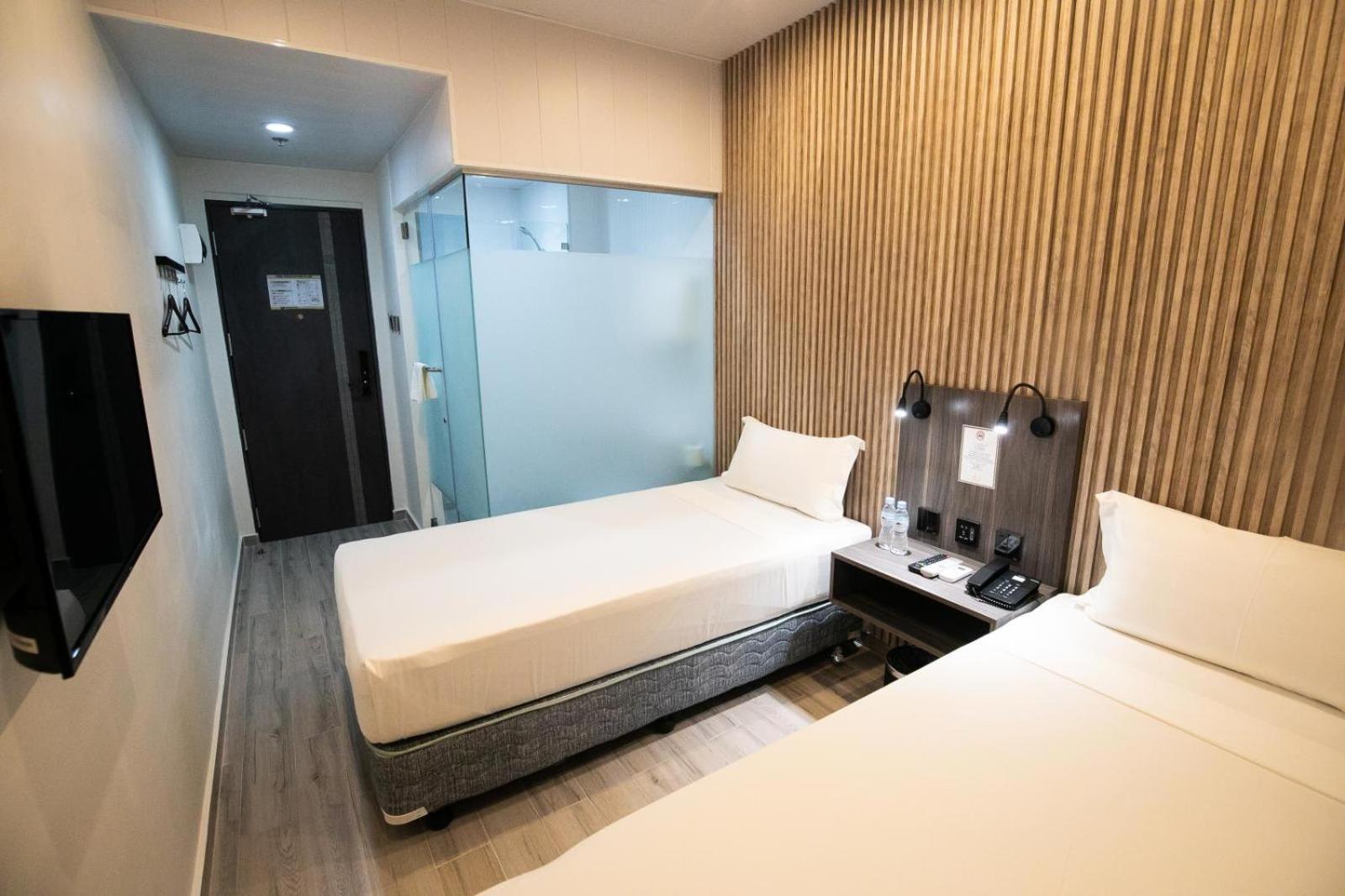 Standard Twin Room - Photo 4