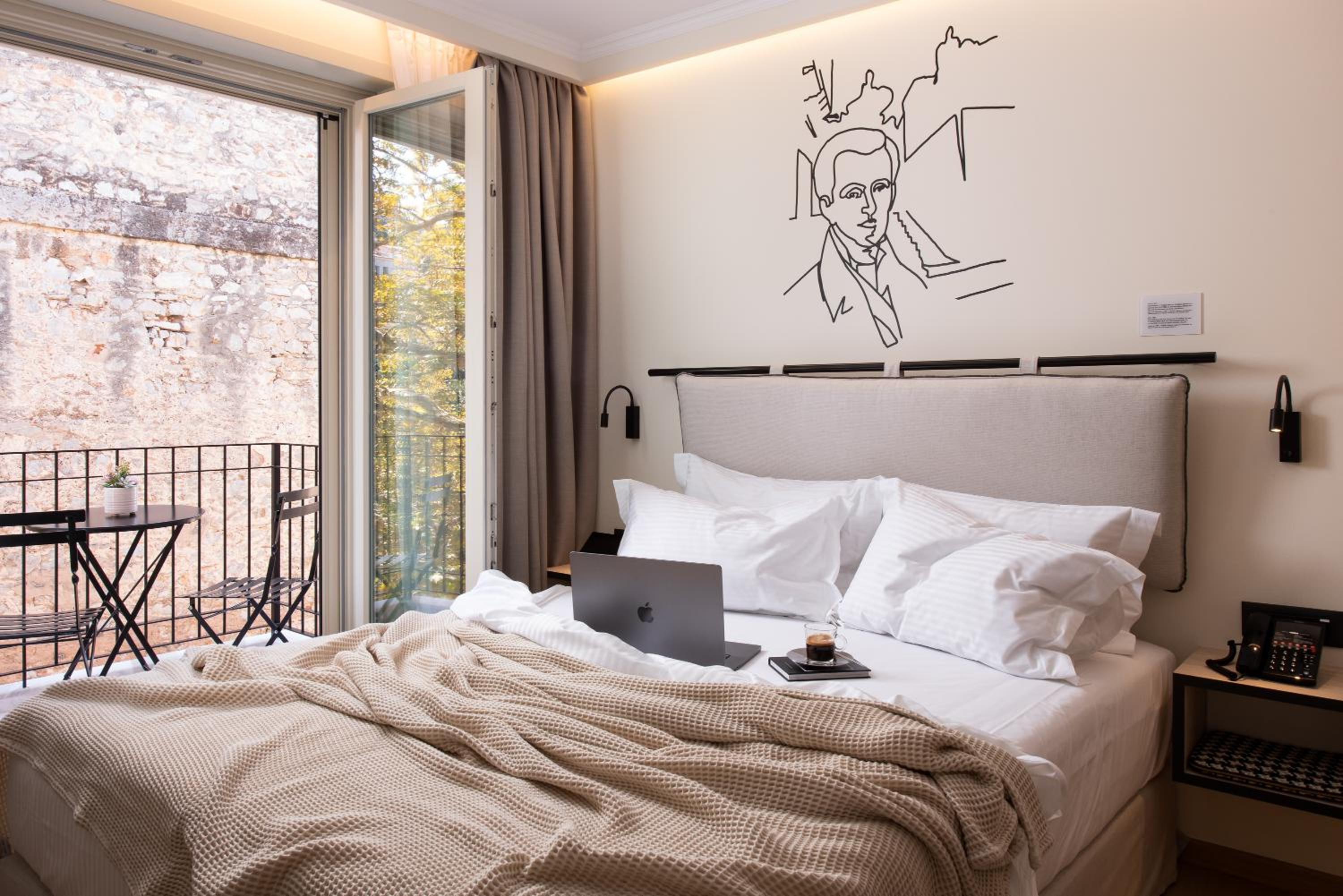 Superior Double or Twin Room with City View - Photo 28