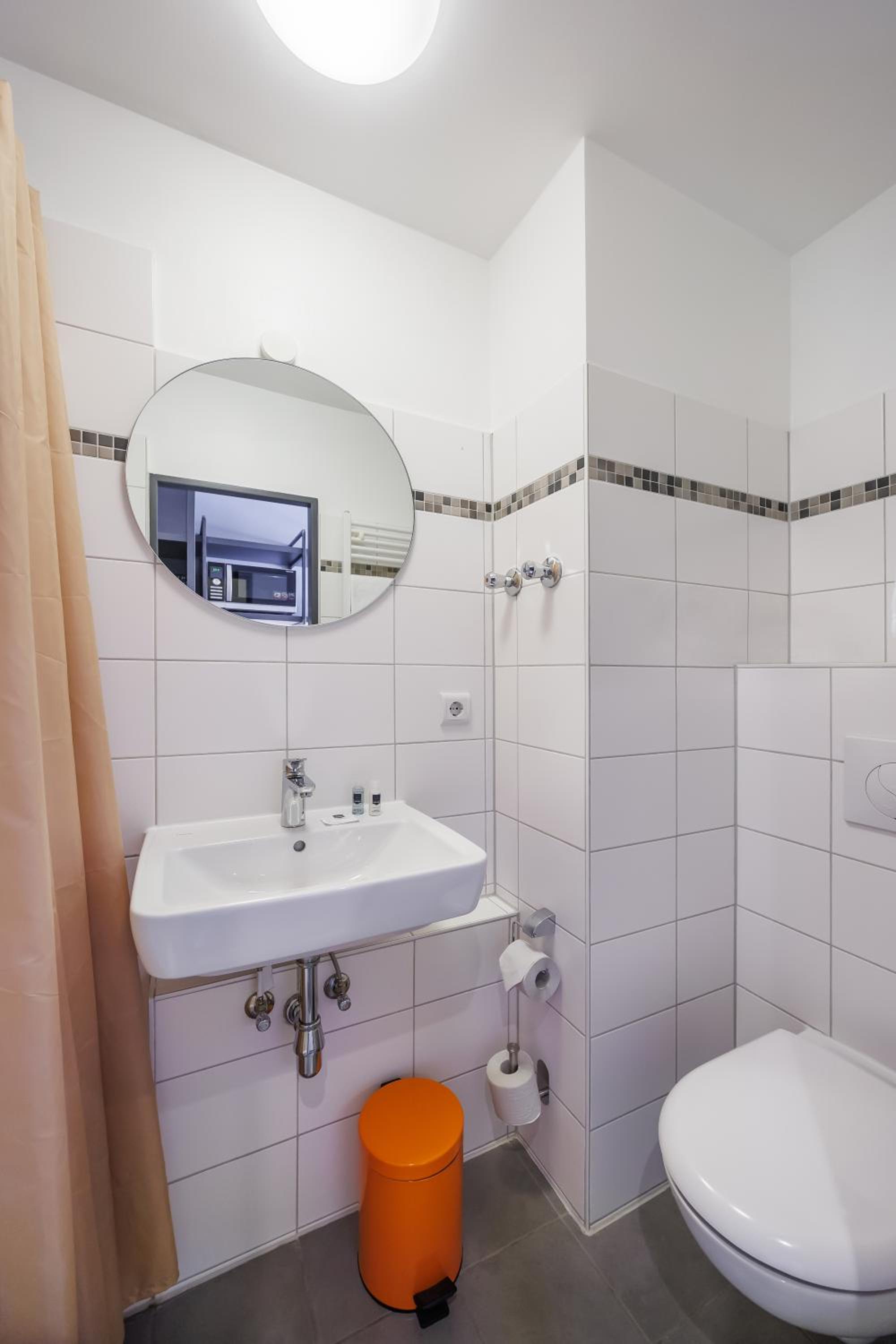 Urban Single Room thumbnail 5