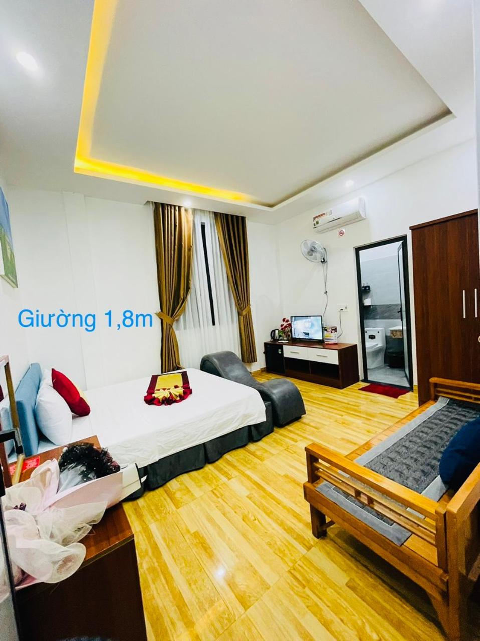 Deluxe Room - Photo 15